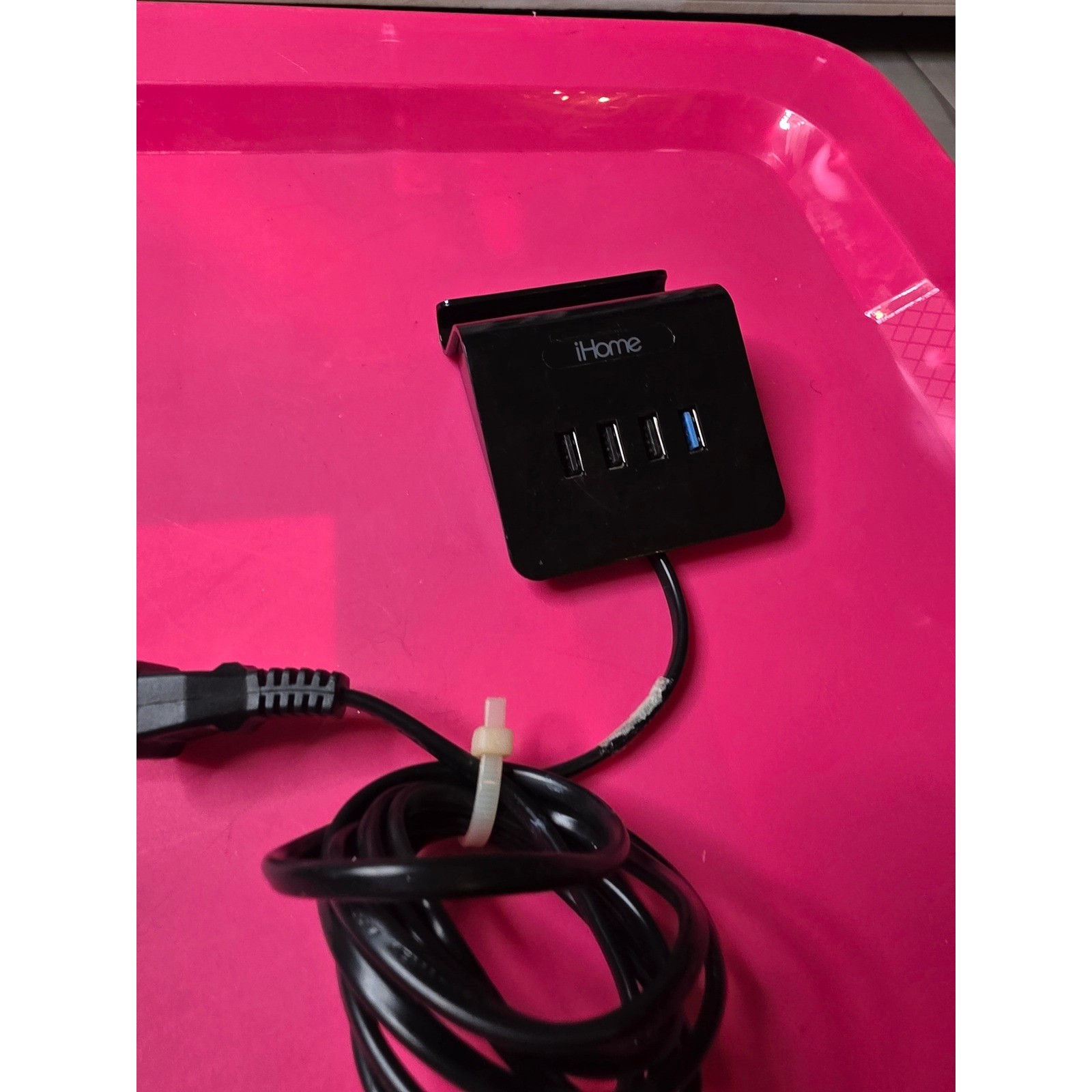 iHome Multi Hub 4 Port USB Charging Station Desktop Stand Black IH-BL-CT710