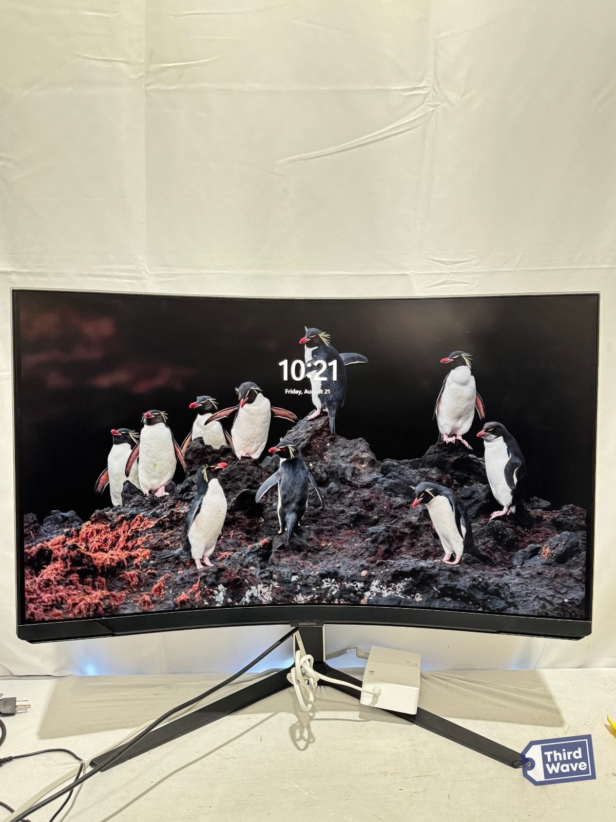 Samsung Odyssey Neo G8 Curved Gaming Monitor 32 in 4K 240Hz 1ms Black White