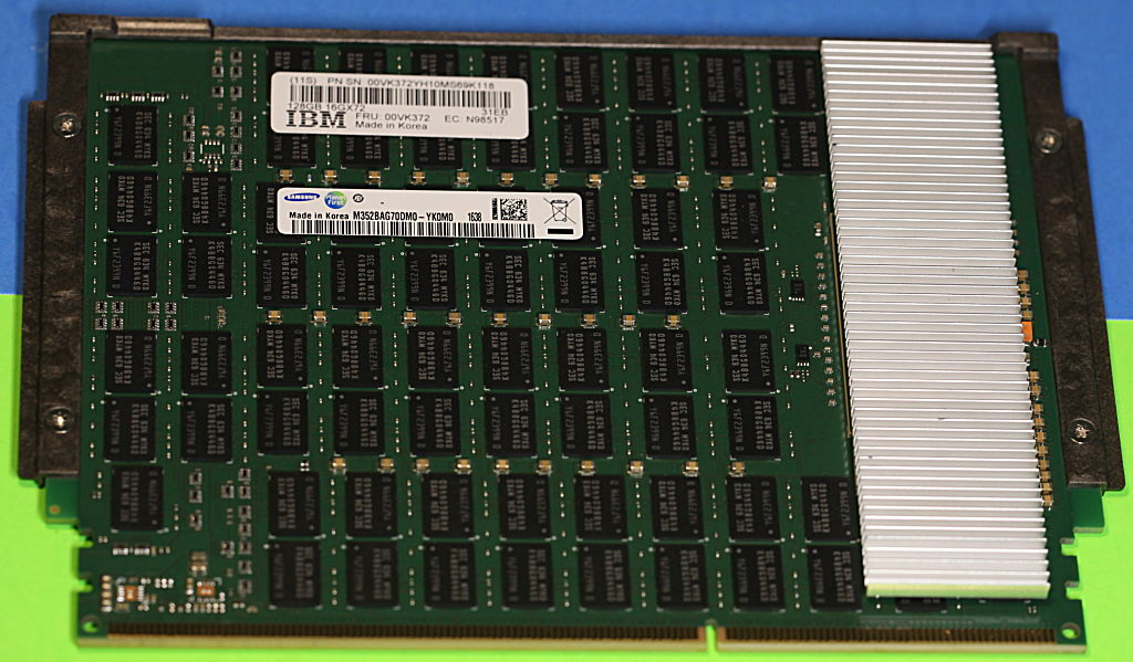 00VK372 IBM Samsung M352BAG70DM0-YK0M PC3-12800 DDR3-1600 16GX72 Server RAM