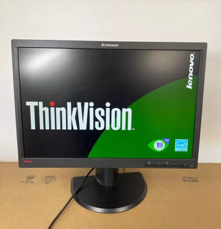 Lenovo LT2252pwA ThinkVision 22" Monitor w/ VGA DP PWR built in speaker