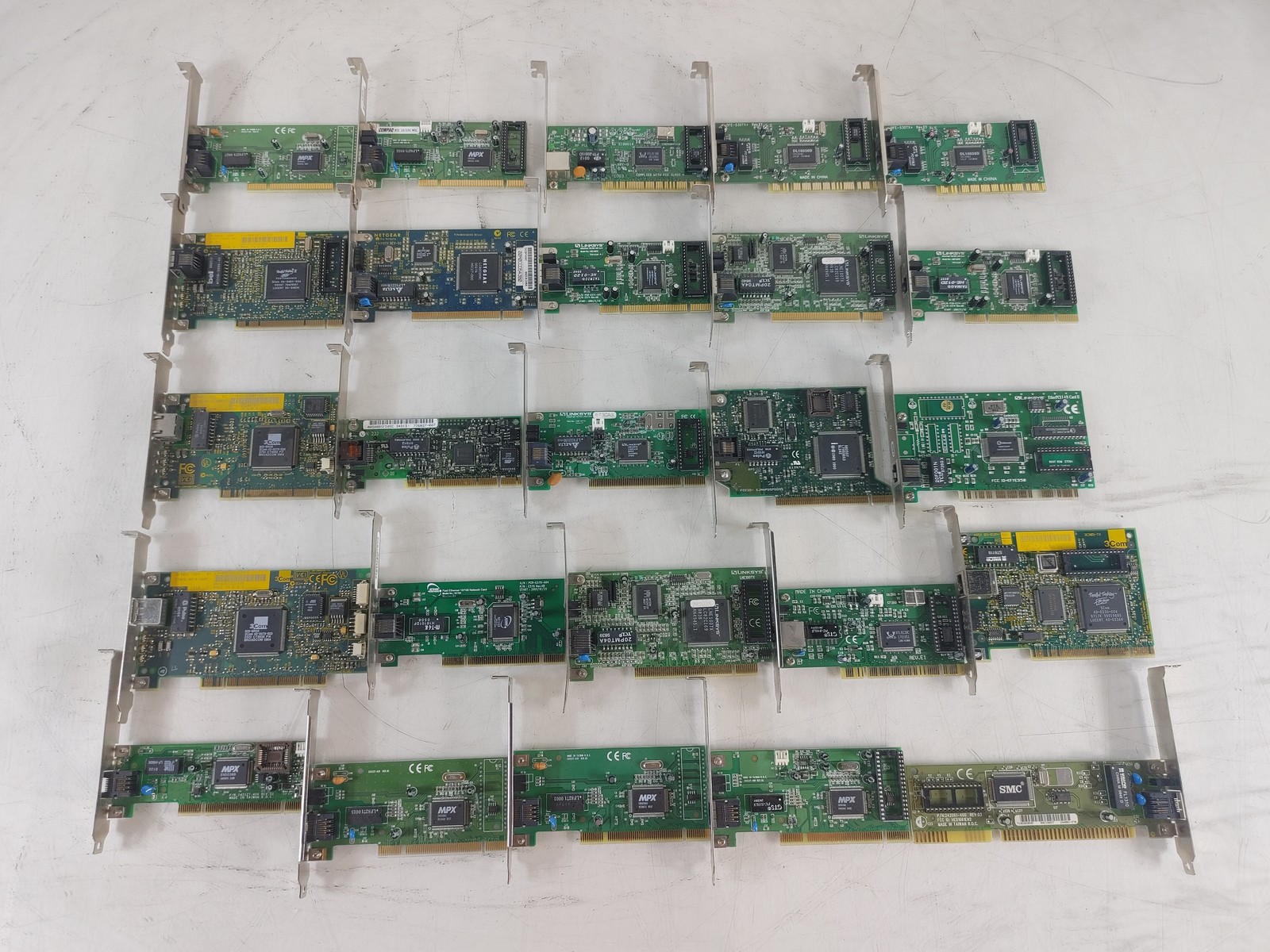 Vintage Linksys D-Link 3Com Netgear SMC PCI & ISA Lot of 25 RJ-45 Network Cards