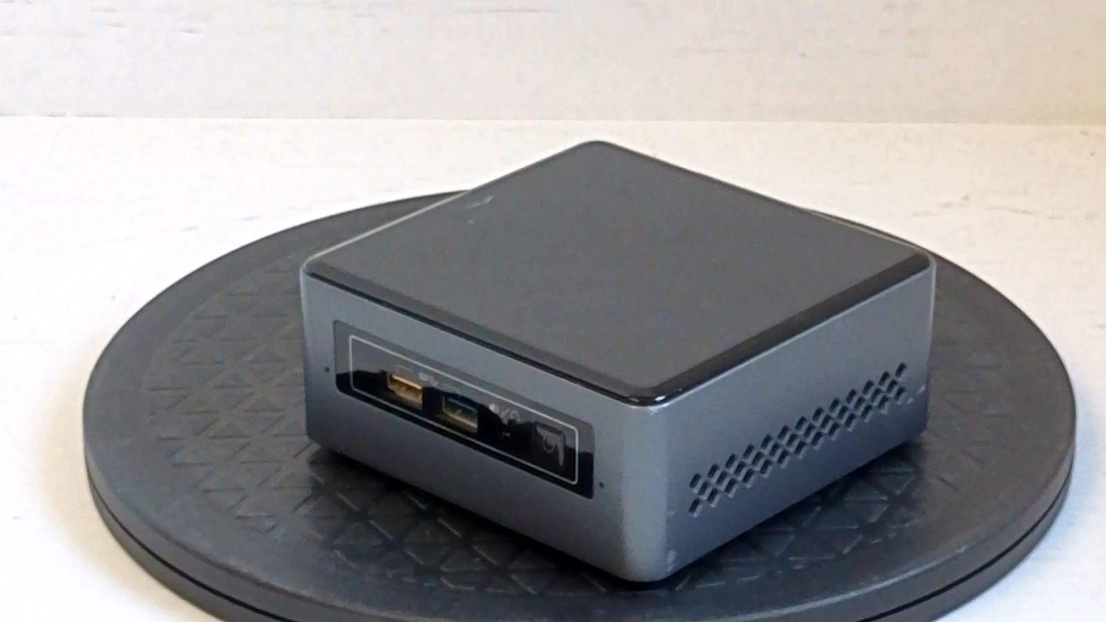 Intel NUC6CAY Celeron J3455-1.50GHz NO MEM/SSD/HDD/OS