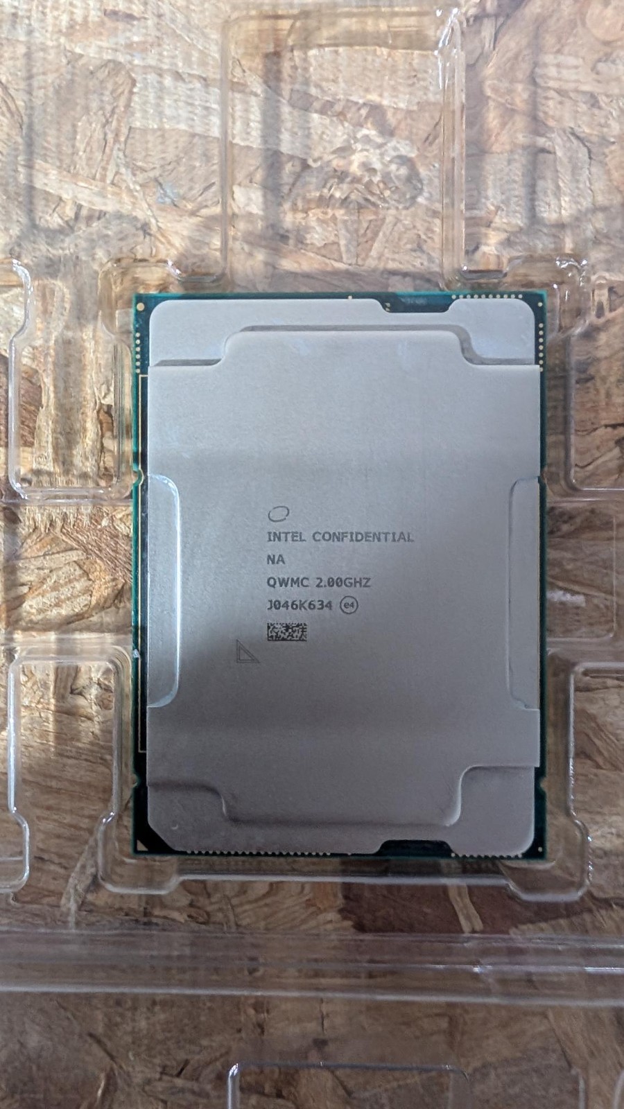 Intel Confidential QWMC J046K63 28 core 2.00GHZ 42MB L3 cache 205W(SAME as 6330)