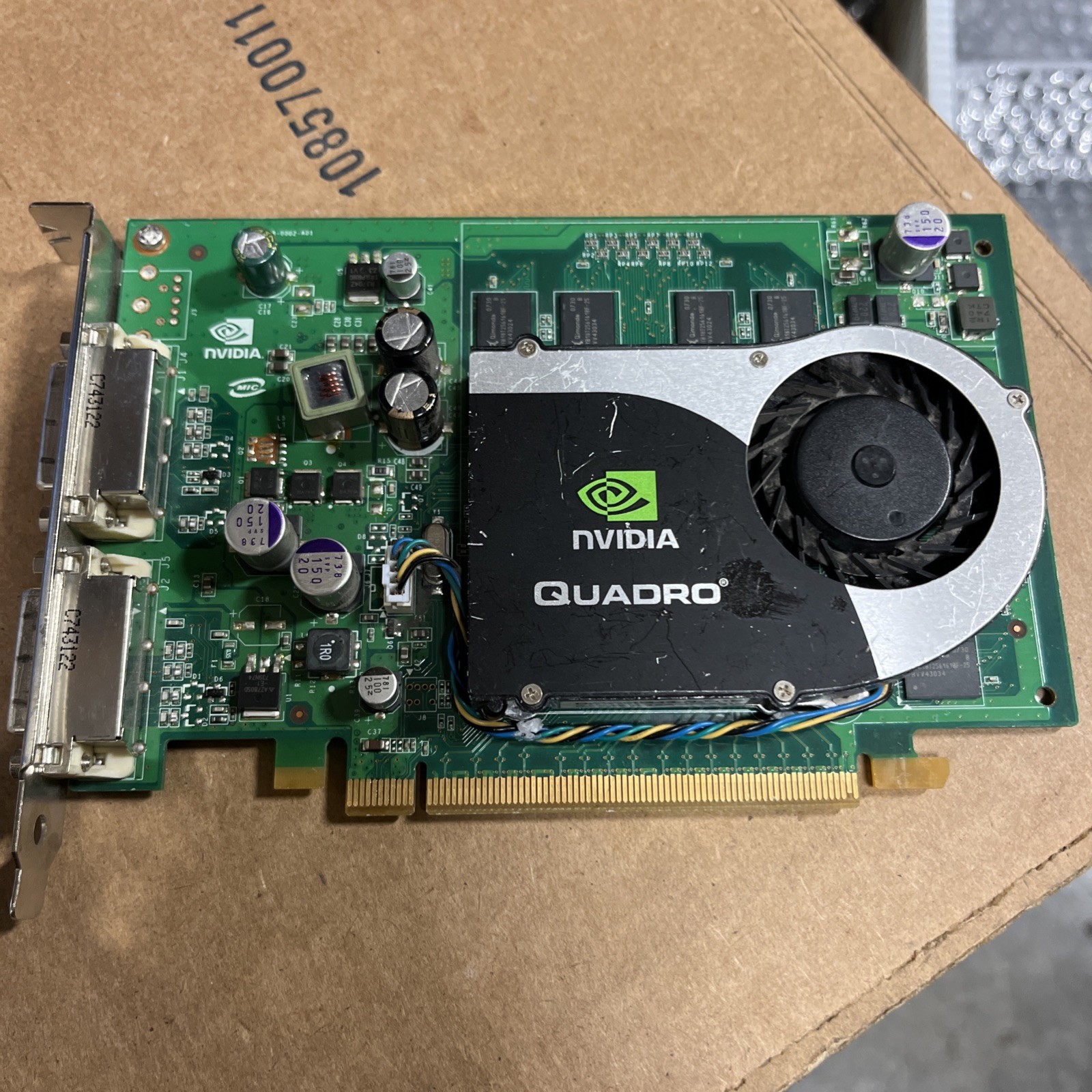 Nvidia Quadro FX 570 256 MB DDR2 SDRAM PCI Express x16 Video Card
