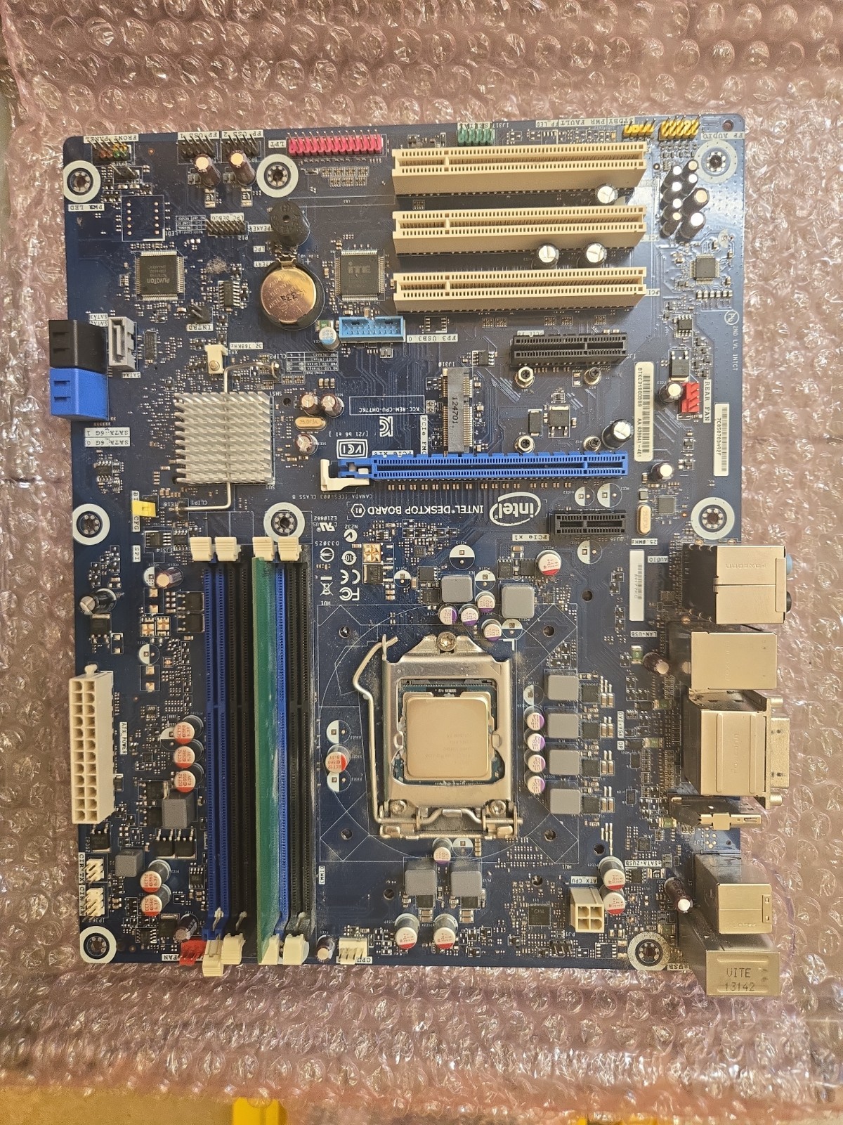 Intel Mother Board Chipset H77 DDR3 DH77KC SOCKET 1155 3.3Ghz 4GBDDR3 -Free Ship