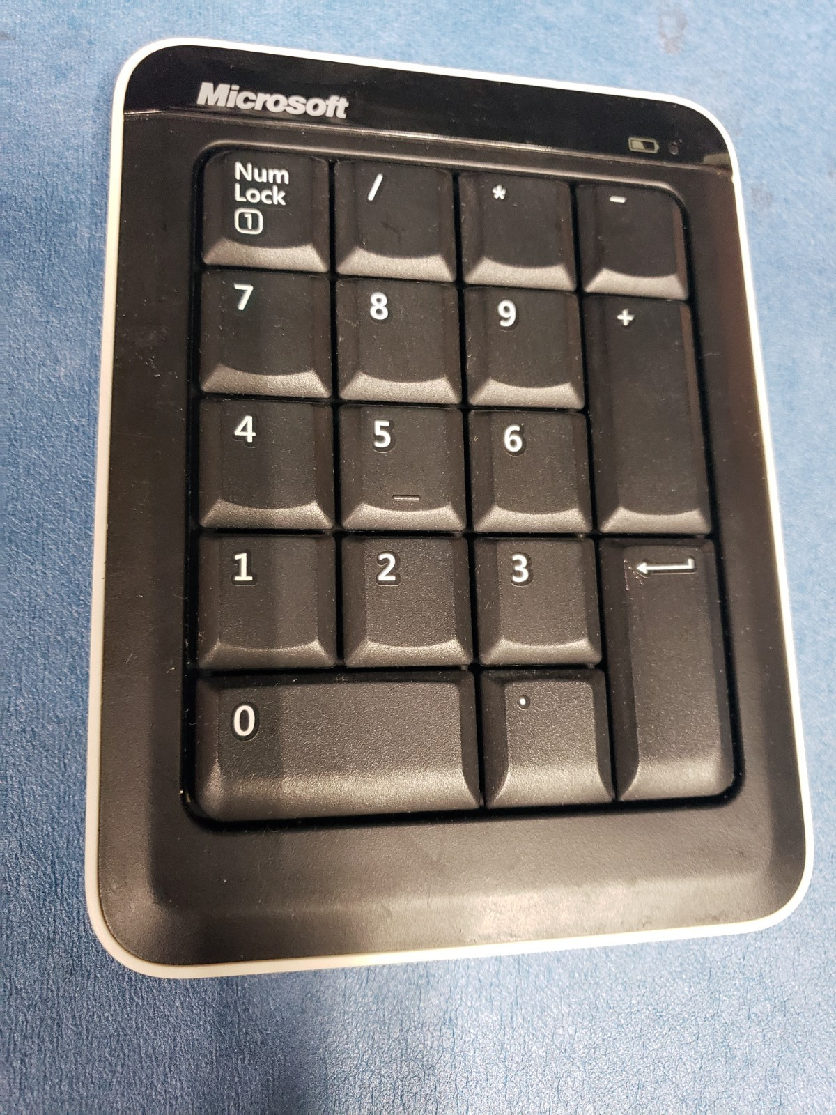 Microsoft Bluetooth Number Pad 10 Key 1391 Wireless Cordless, Carry Pouch.VGC.