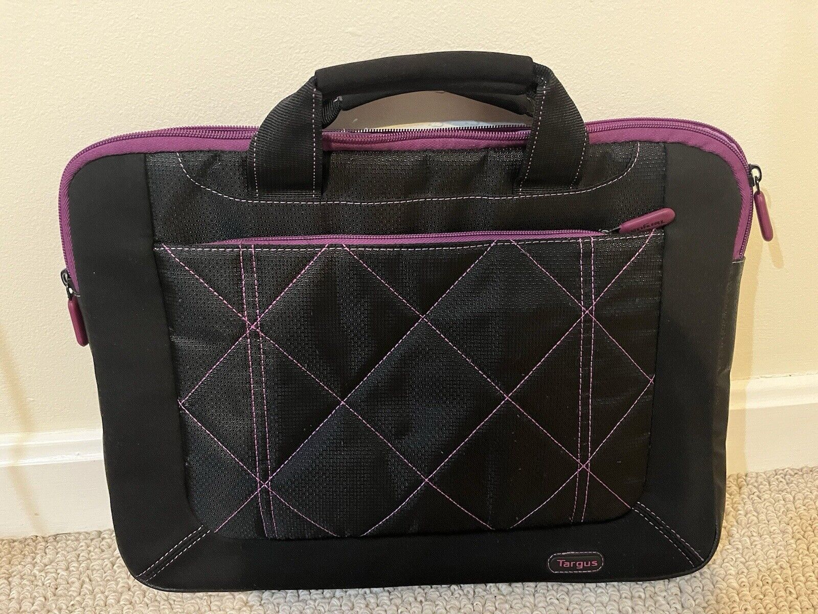 Targus - Pulse Laptop Sleeve for 16” Laptop - Black/Purple