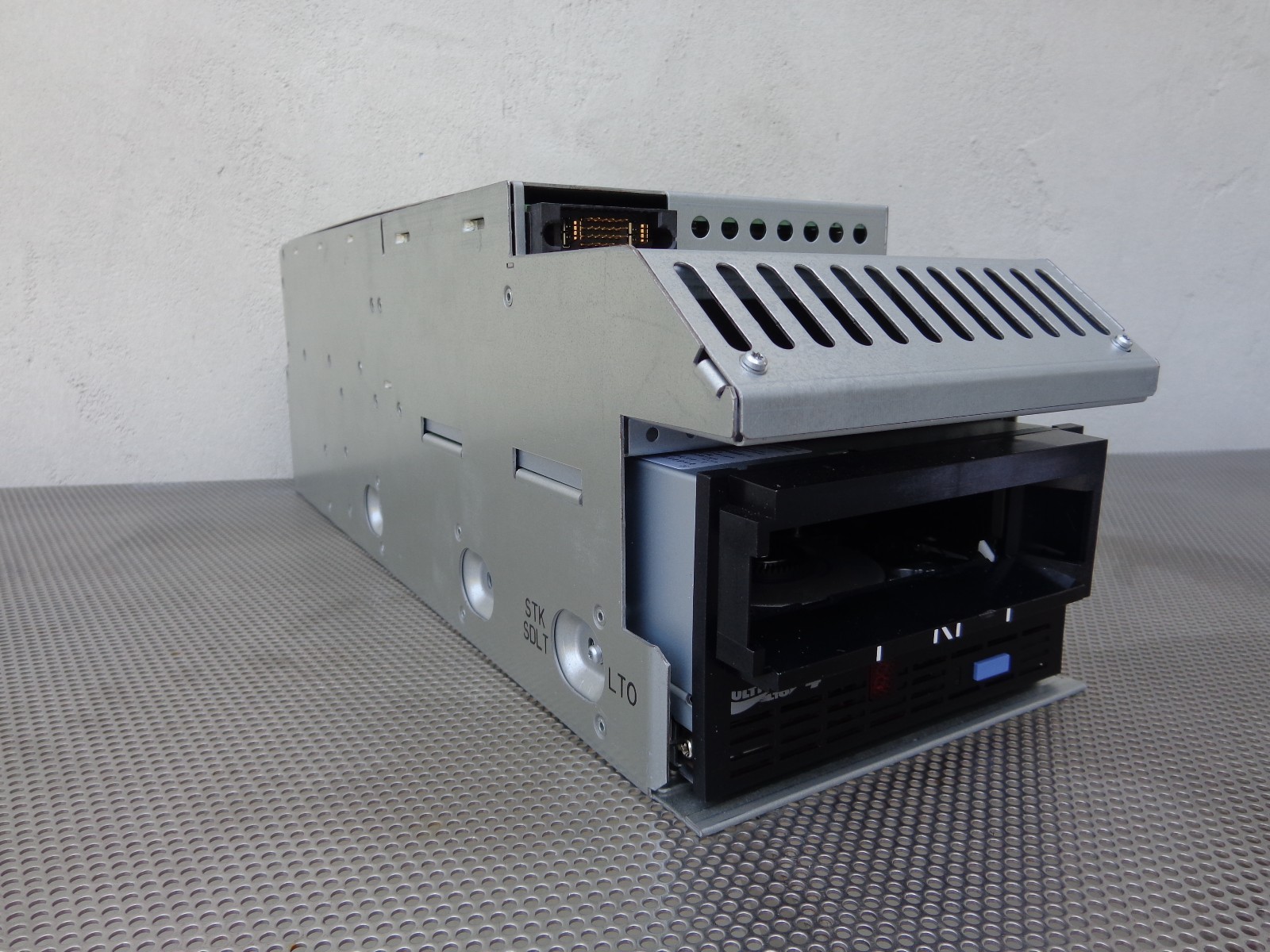 STK StorageTek LTO-4 Tape Drive SUN 003-5169-01 FC 574000237933 7013975 SL3000