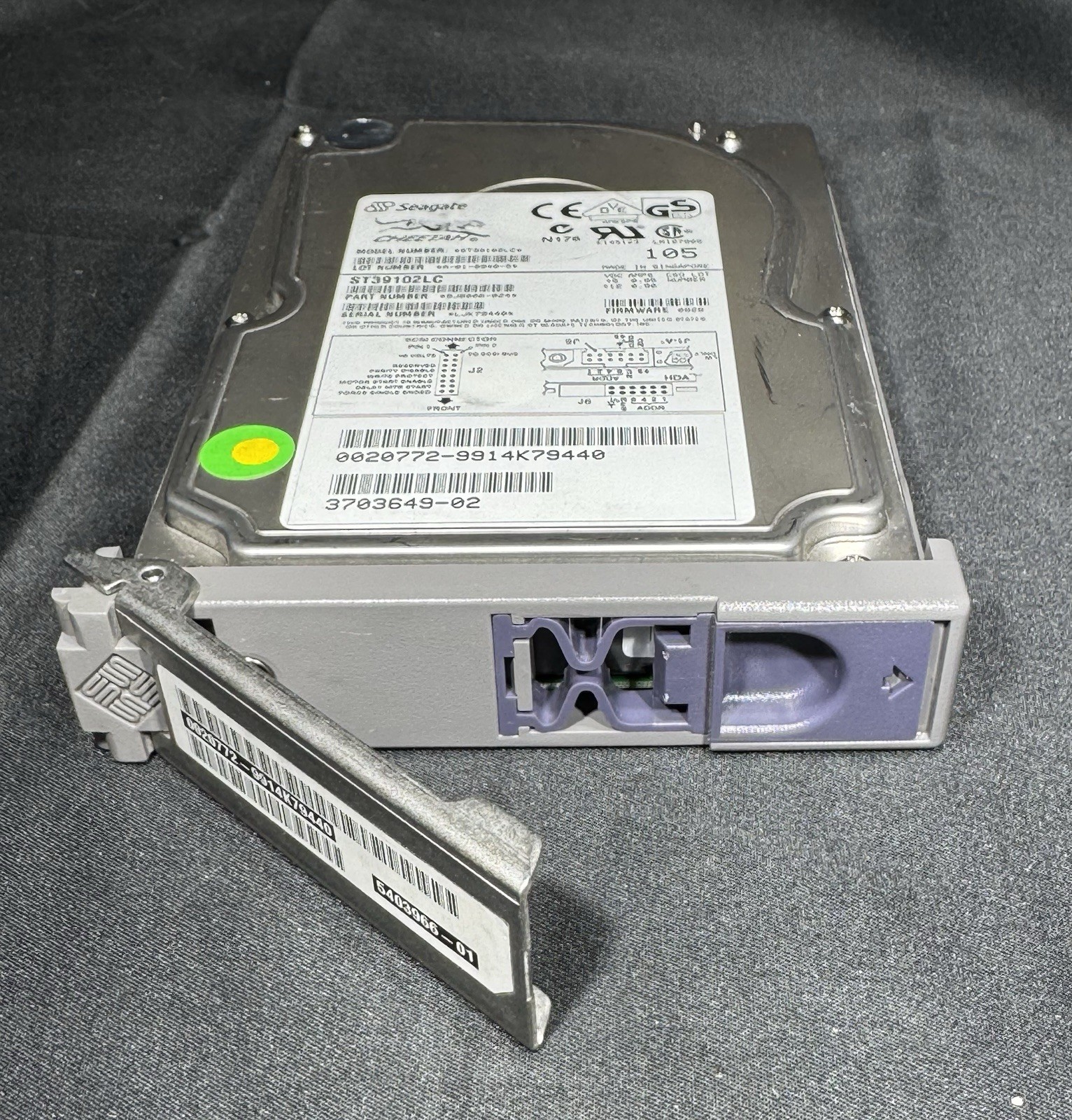 Sun 540-3881 9.1GB 10K RPM Ultra-1 SCSI Disk w/SPUD Bracket 370-3649 Seagate