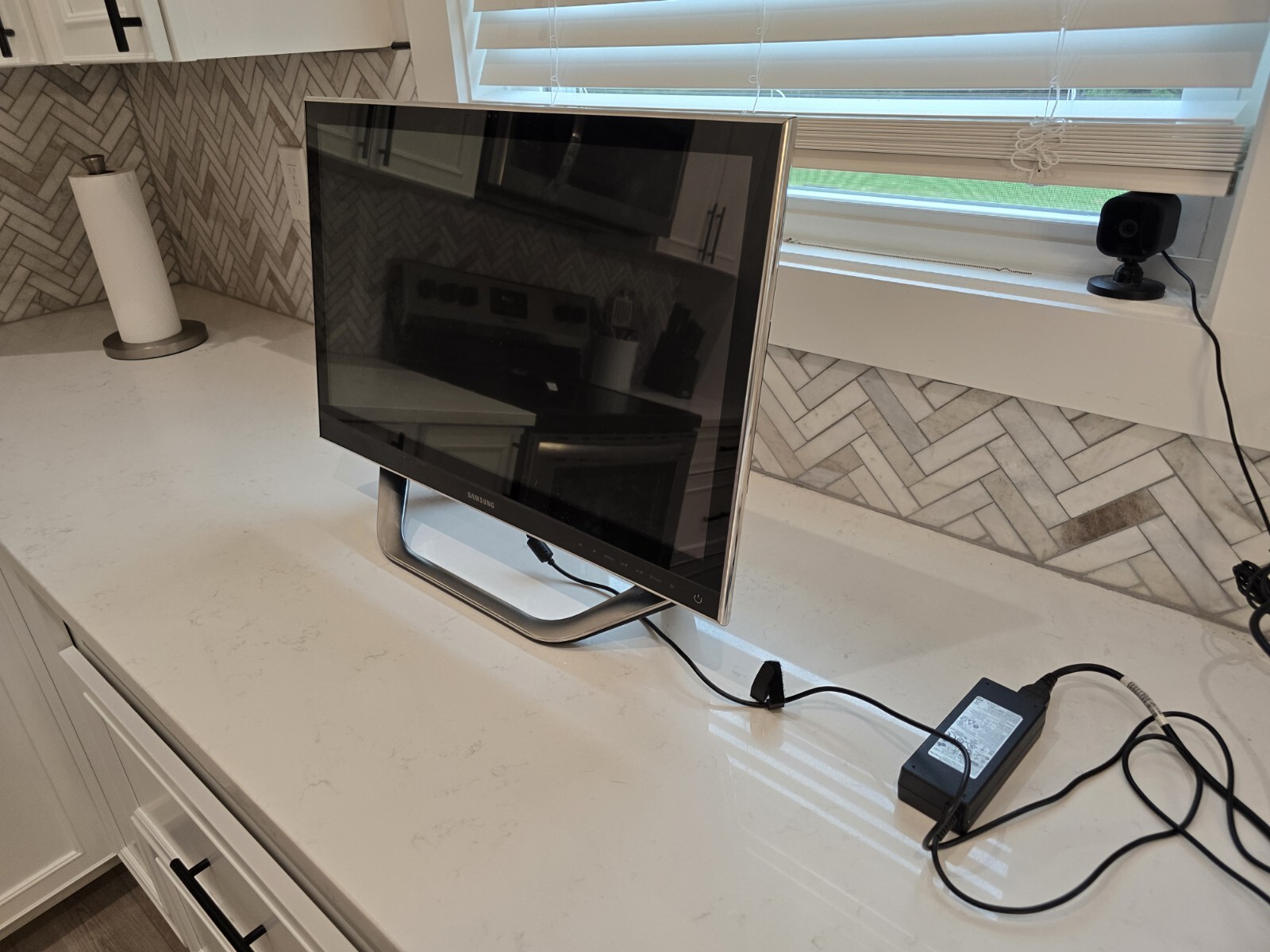 23.6" Samsung DP700A3D AIO i5-3470T @ 2.90GHz 8GB RAM 128GB SSD WIN10