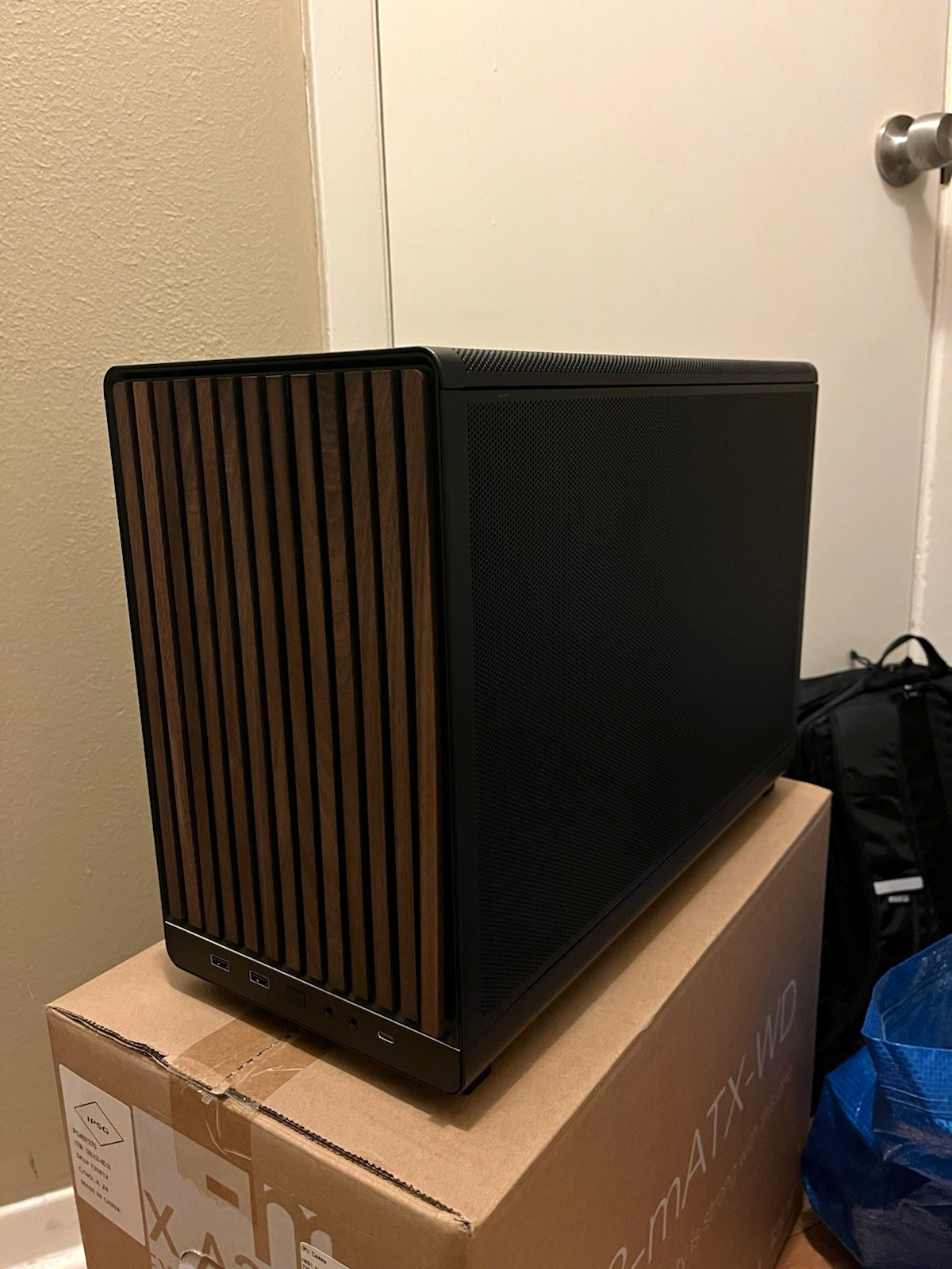 Lian Li DAN A3-mATX-WD MicroATX Case Black Wood Front USB-C USB 3.0