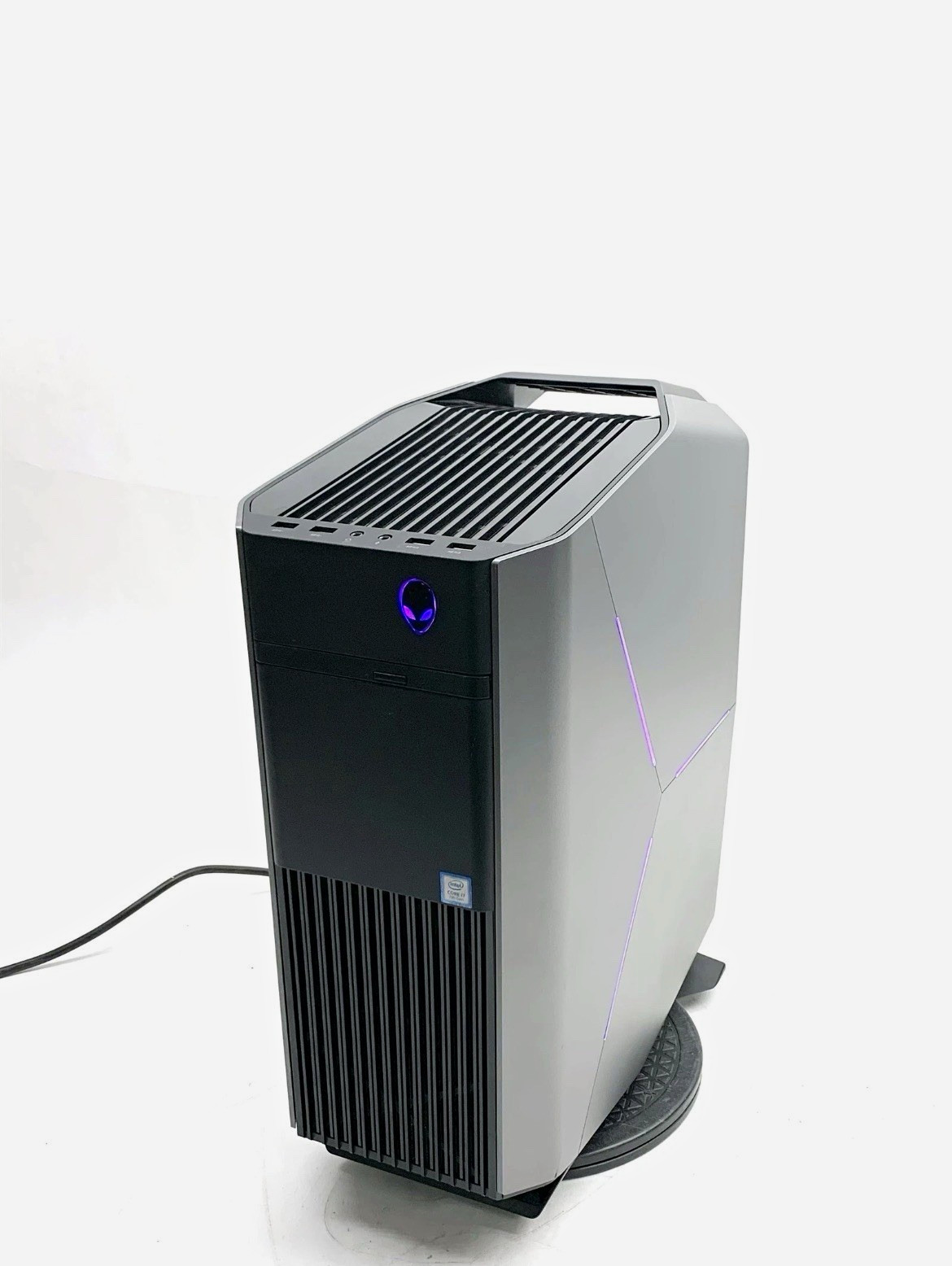 Alienware Aurora R6 Gaming Tower Desktop Silver/Black GTX 1080 Core i7 7700 32gb