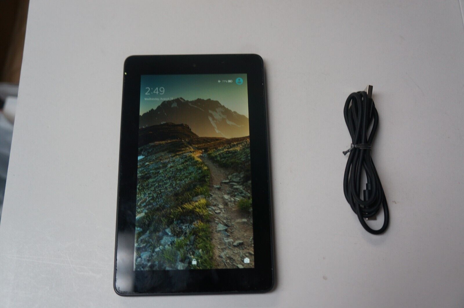 Amazon Kindle Fire 5th Gen Wi-Fi, 8GB SV98LN BLACK FREE BUNDLE & SHIPPING