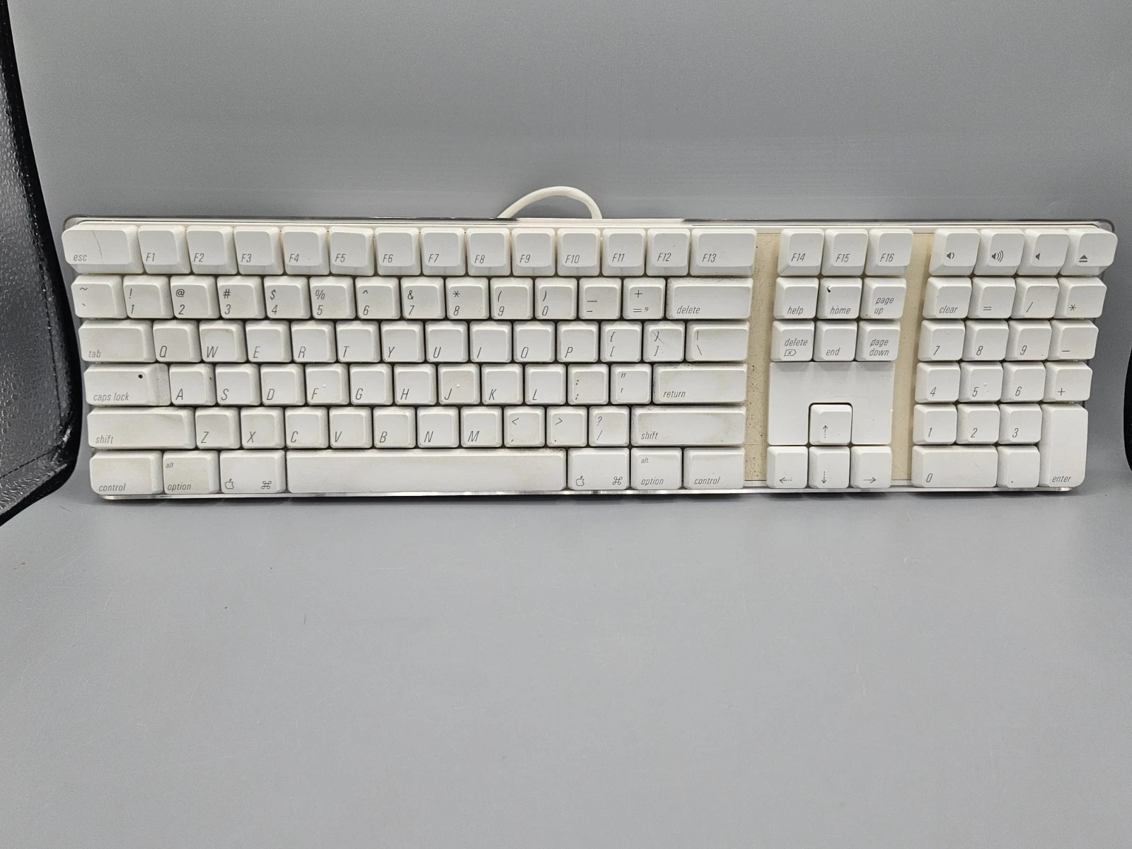 Apple A1048 White Clear Wired USB Keyboard Full Size 2-Port Hub Tested