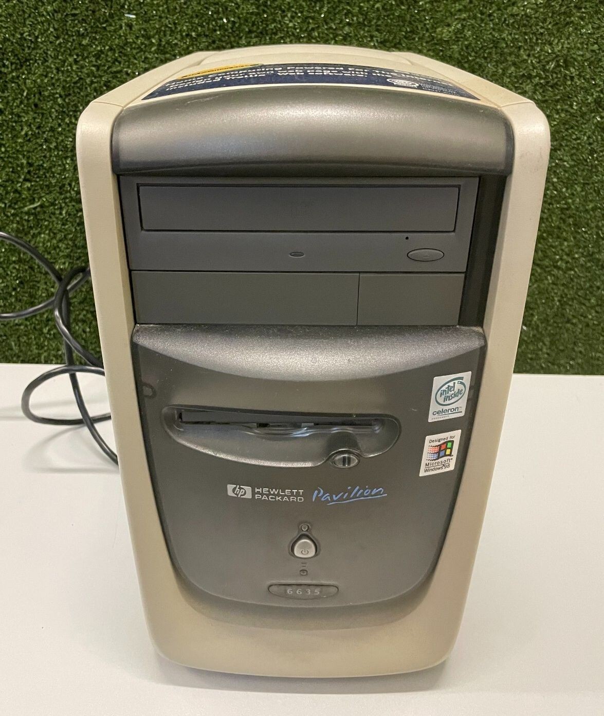 HP Pavilion 6635 Vintage Desktop Computer Intel Celeron D9947A Windows 98 Era