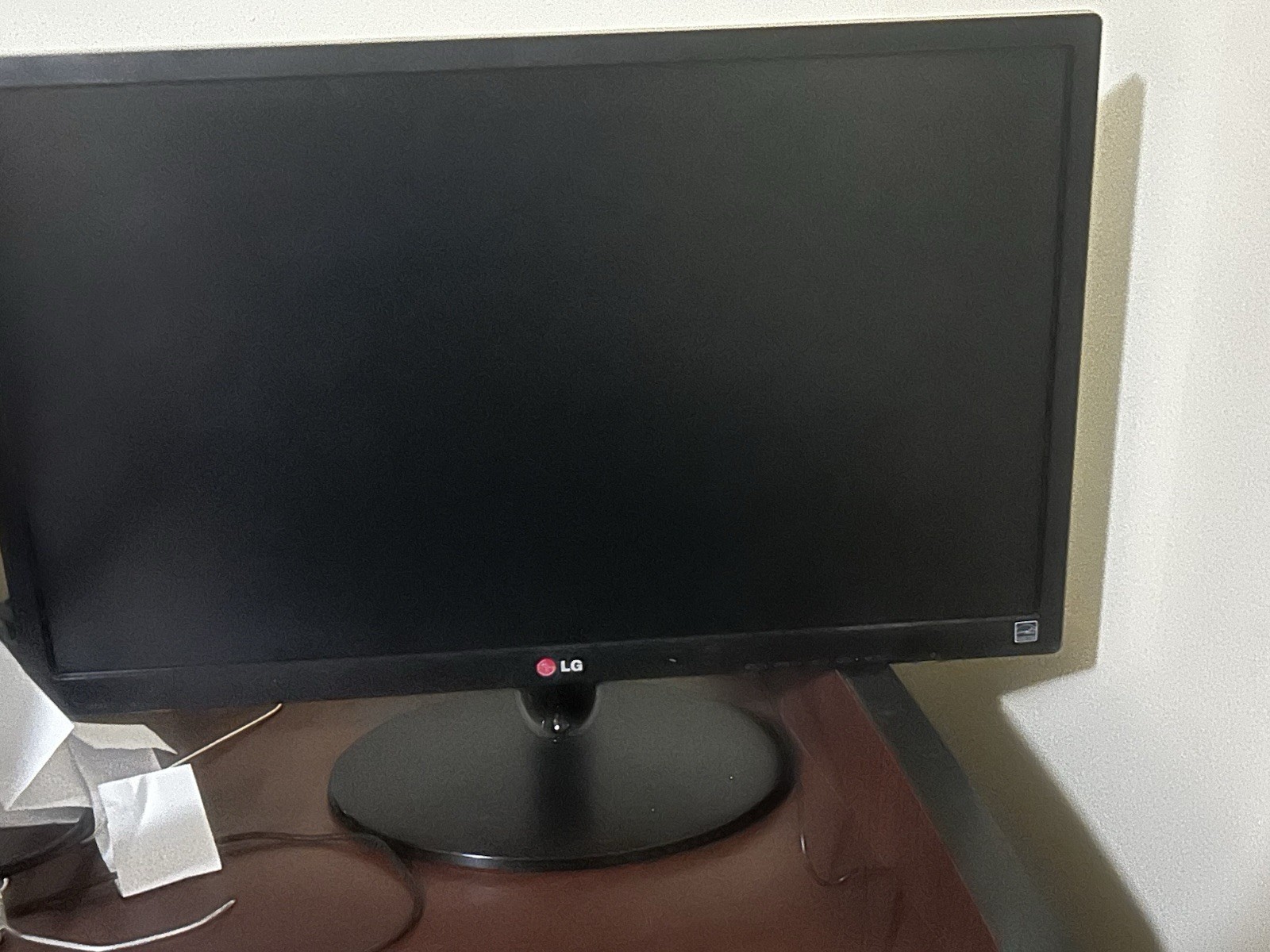 LG Flatron 24EN33TW-B 24" Flat Panel LCD Monitor Black-W/Stand-VGA Cable