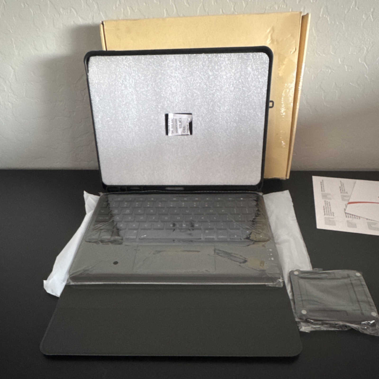 CHESONA Bluetooth Keyboard Folio Case Touchpad Black Multi-function