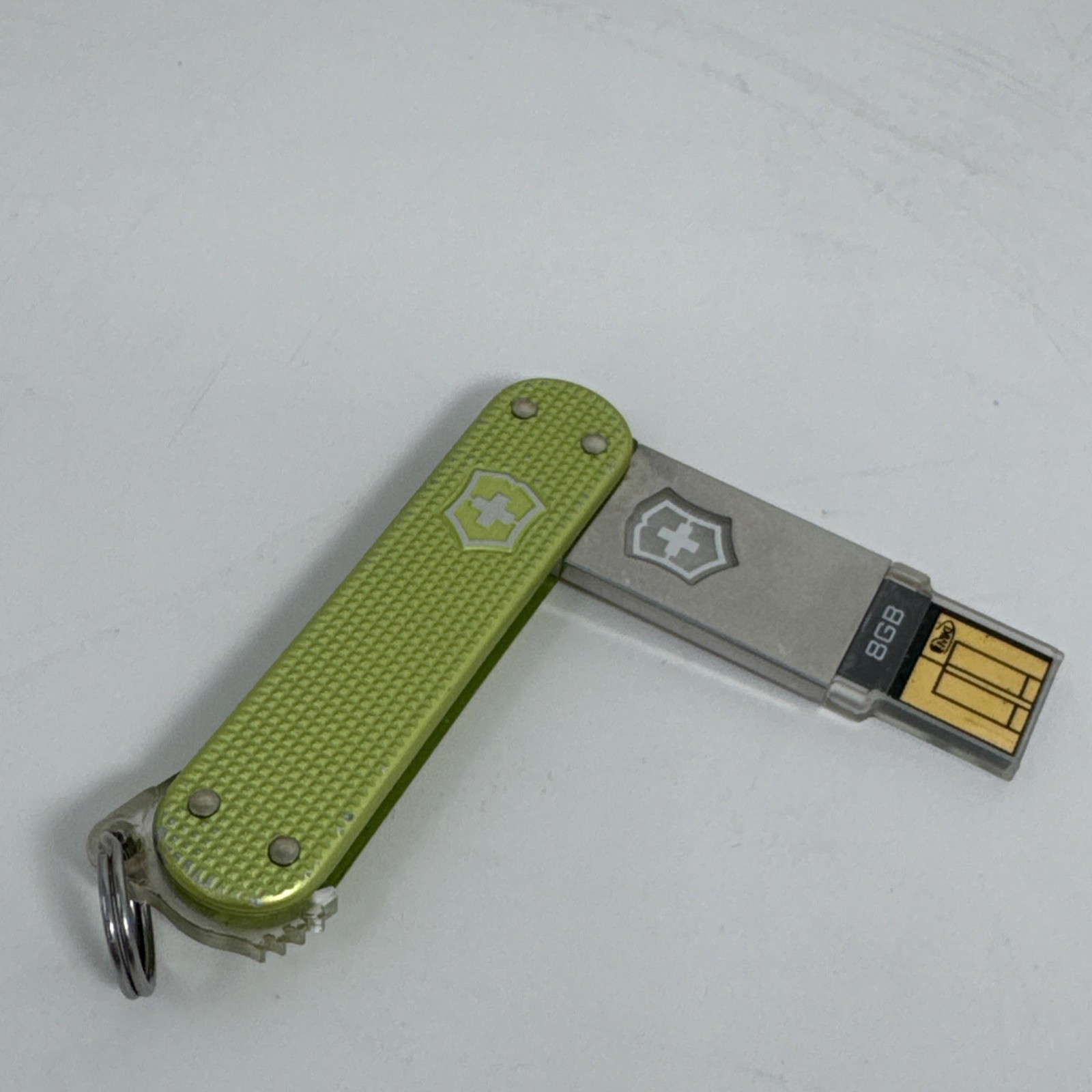 Victorinox Green Alox Slim Flight 8GB Swiss Army   RARE Flash Drive USB Thumb