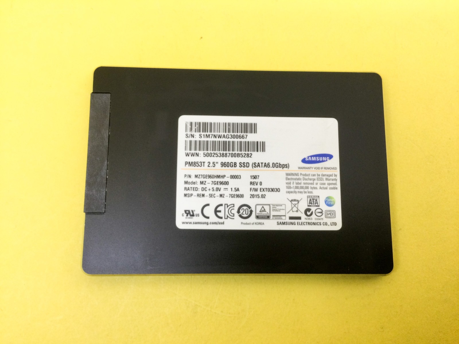 Samsung PM853T Series 960GB SATA 6Gbps 2.5'' Internal SSD MZ-7GE9600
