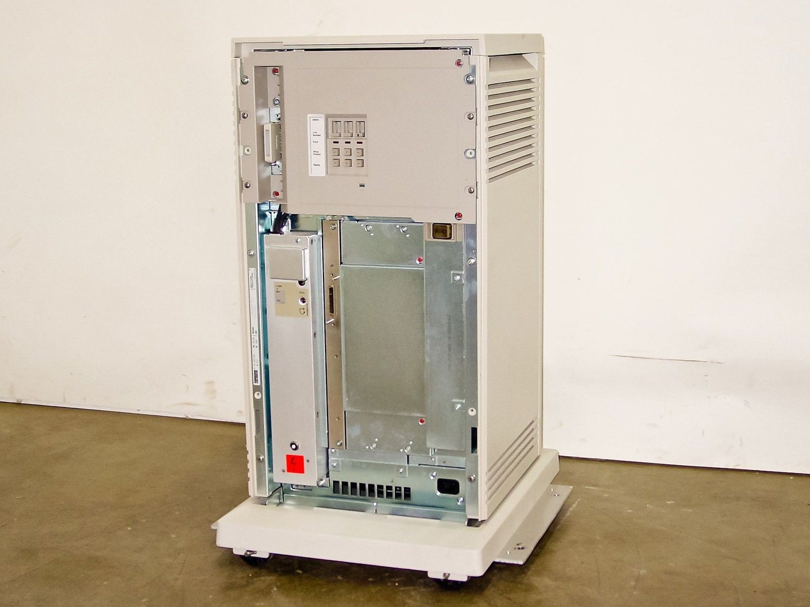 Digital R215F-B2-B03 BA215 Server HDD Enclosure R125F Series 100-120V Missing