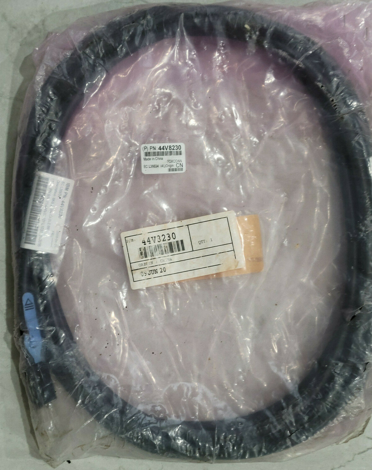 FOXCONN (IBM PN: 44V82300)  6M External AA- SAS CABLE