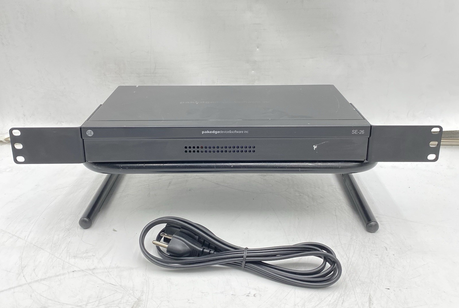 Pakedge Device & Sofware Inc. SE-26 26 Port Unmanaged Gigabit Switch 2-SFP