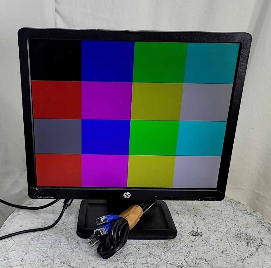 HP ProDisplay P19A D2W67A 19" LCD Monitor VGA Grade B SEE NOTES