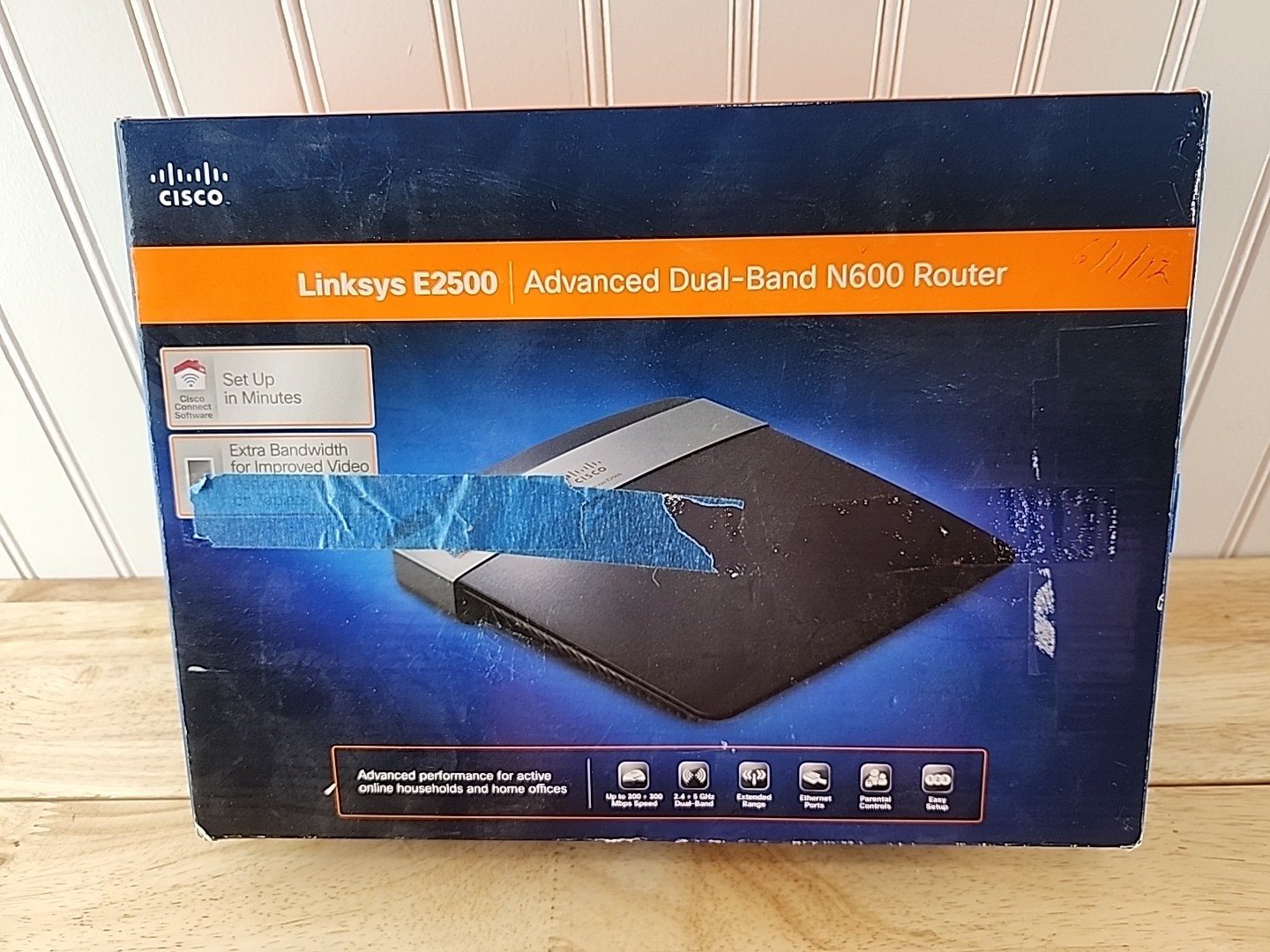 Cisco Linksys E2500 Advanced Dual-Band N Router 300 Mbps 4-Port 10/100