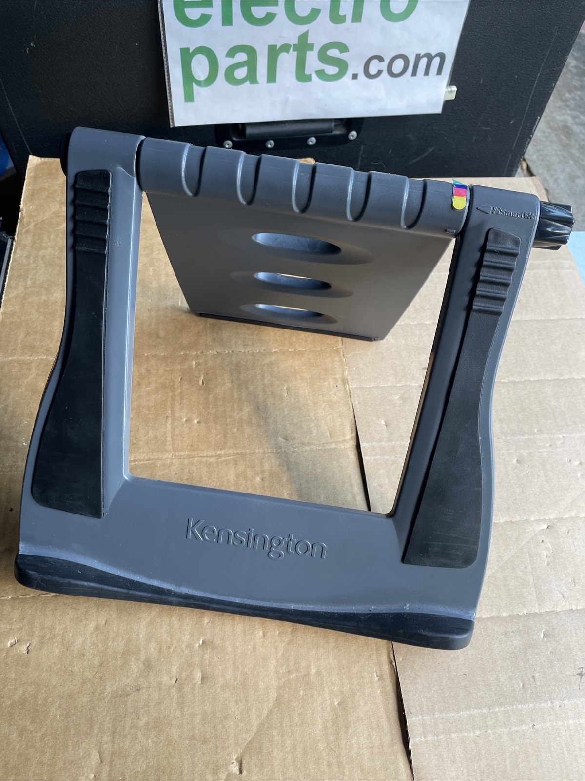 Kensington SmartFit Easy Riser Laptop Cooling Stand - Grey USED