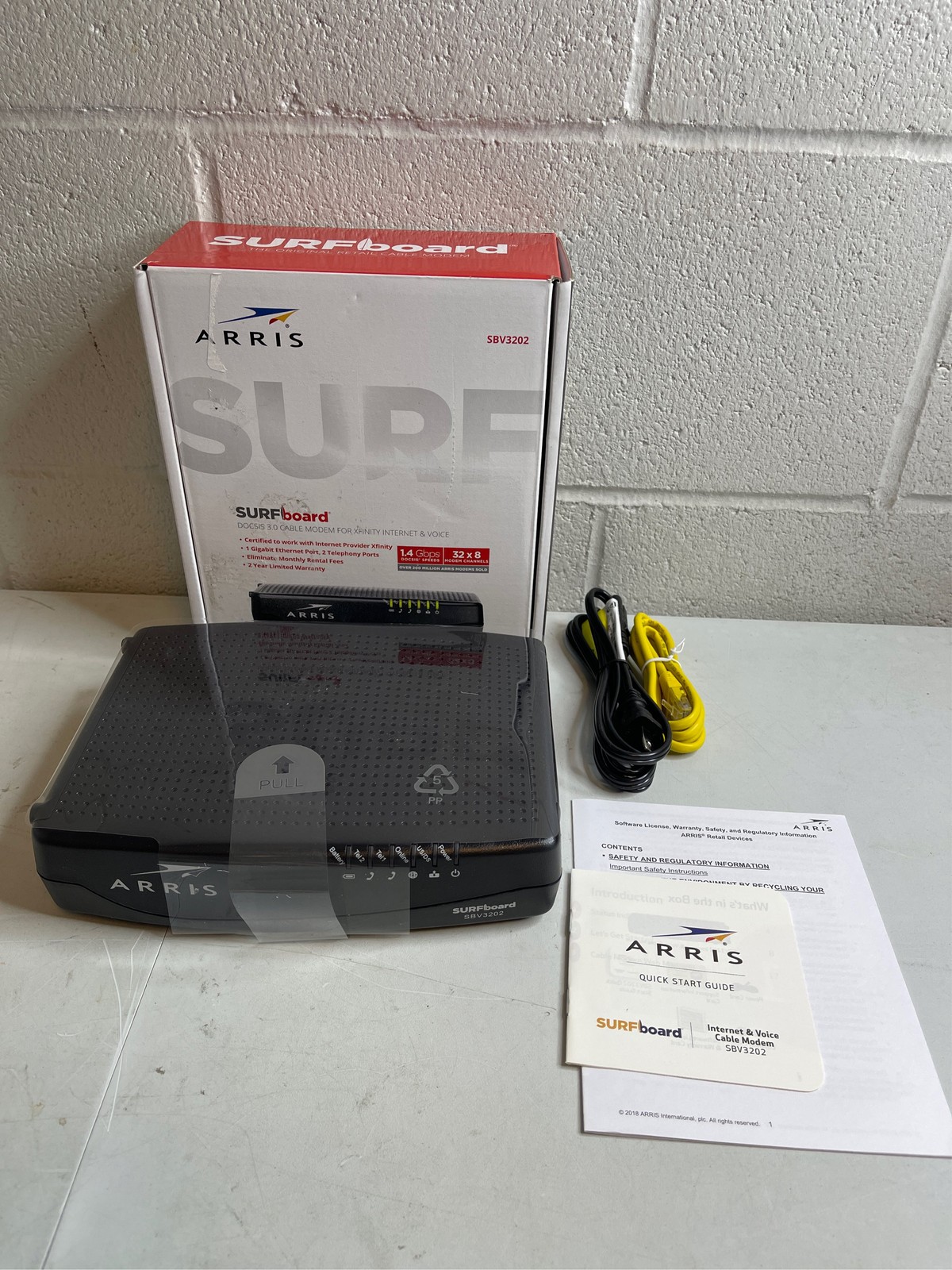 ARRIS SURFboard SBV3202 DOCSIS 3.0 Cable Modem | Comcast Xfinity Internet & Voic