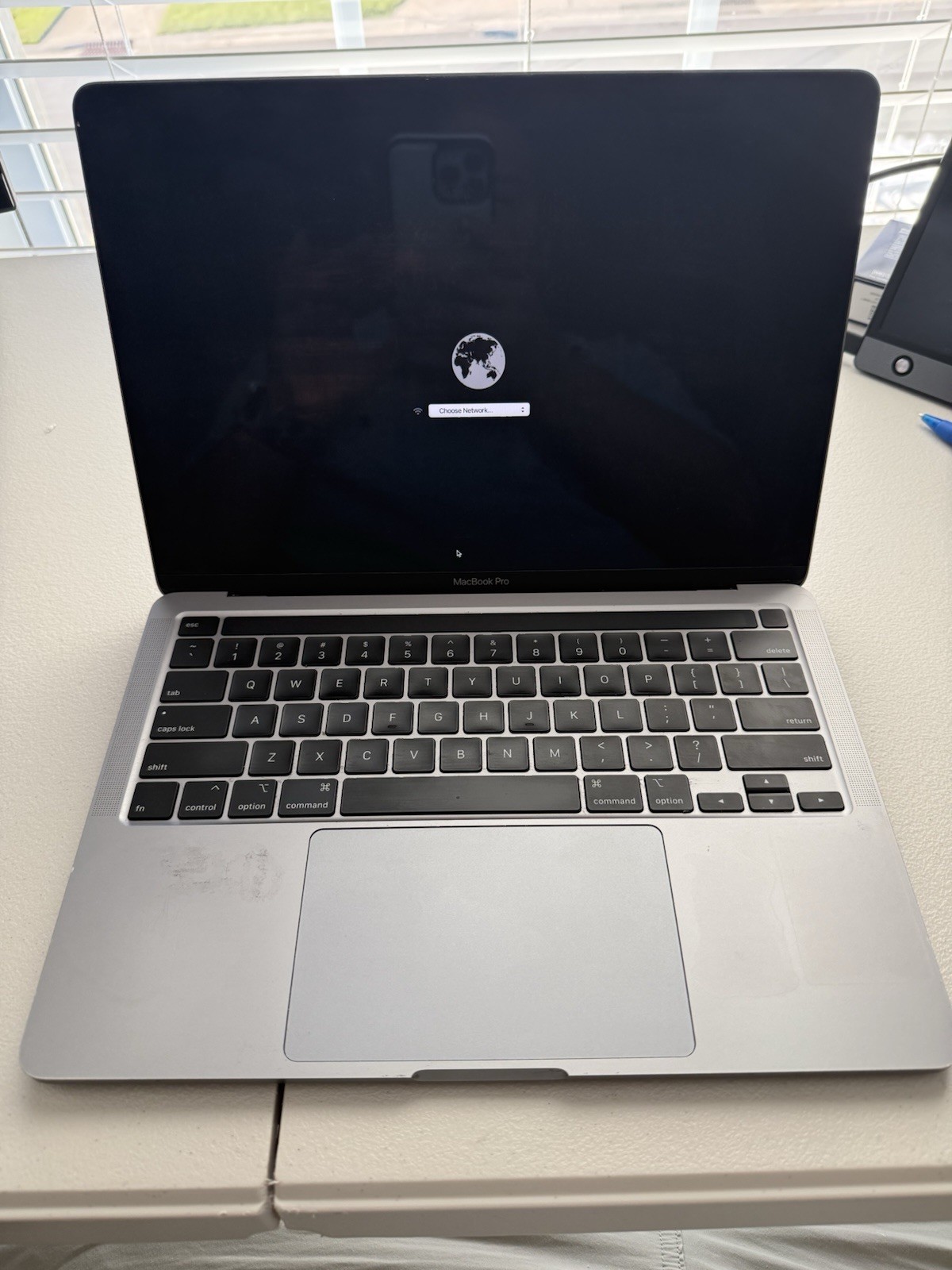 2020 Apple MacBook Pro 13.3" i5 1.4GHz 8GB - RAM 256GB SSD Silver A2289