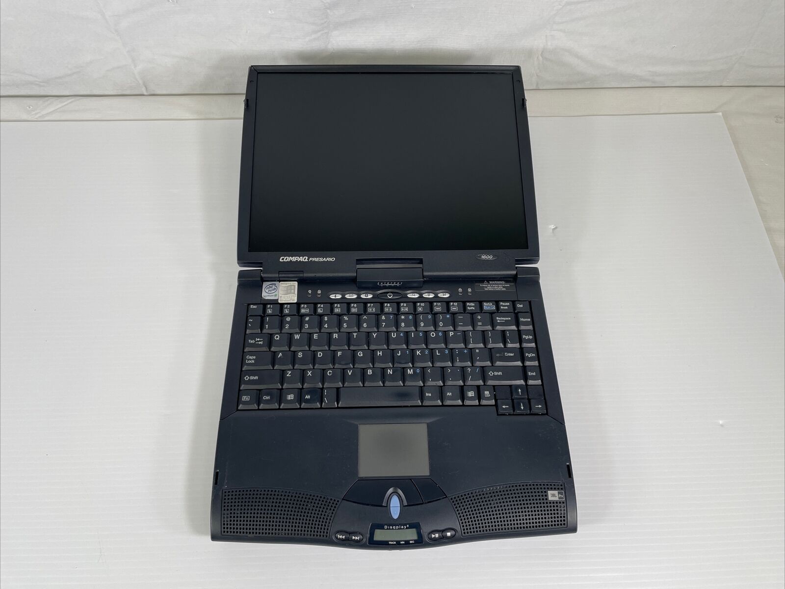 Rare Vintage Compaq Presario 1600 Laptop Pentium II 300MHz -FOR PARTS BAD SCREEN