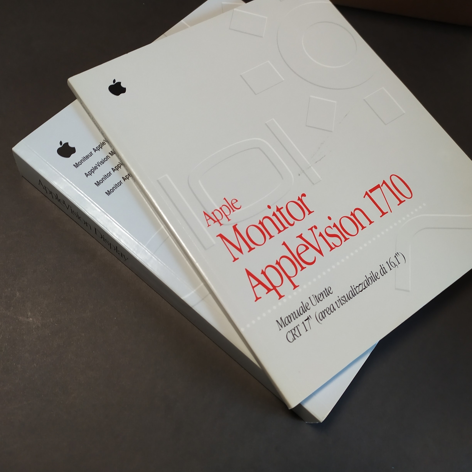 Apple Monitor AppleVision 1710 & 750 Manuals (1994-1997) Italian - English