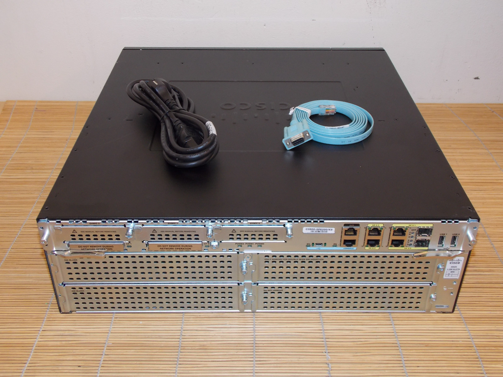 Cisco C3925E-VSEC/K9 Voice Sec. Bundle SPE200 1GB PVDM3-64 ISR2 Router 1xPWR