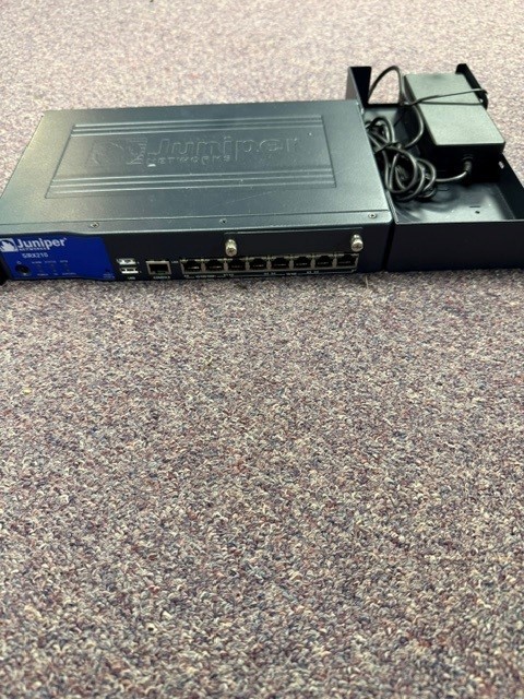 Juniper SRX210 8-Port 10/100 PoE Services Gateway