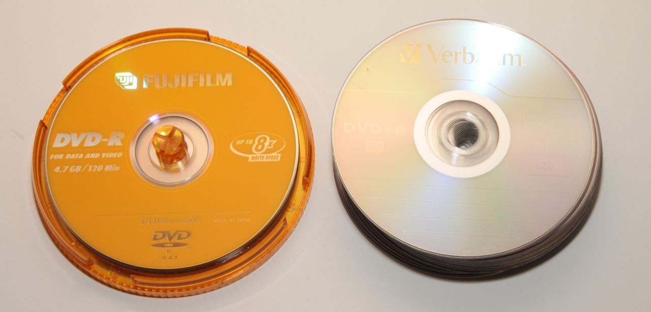 Lot of 26 Blank Fujifilm Verbatim DVD-R
