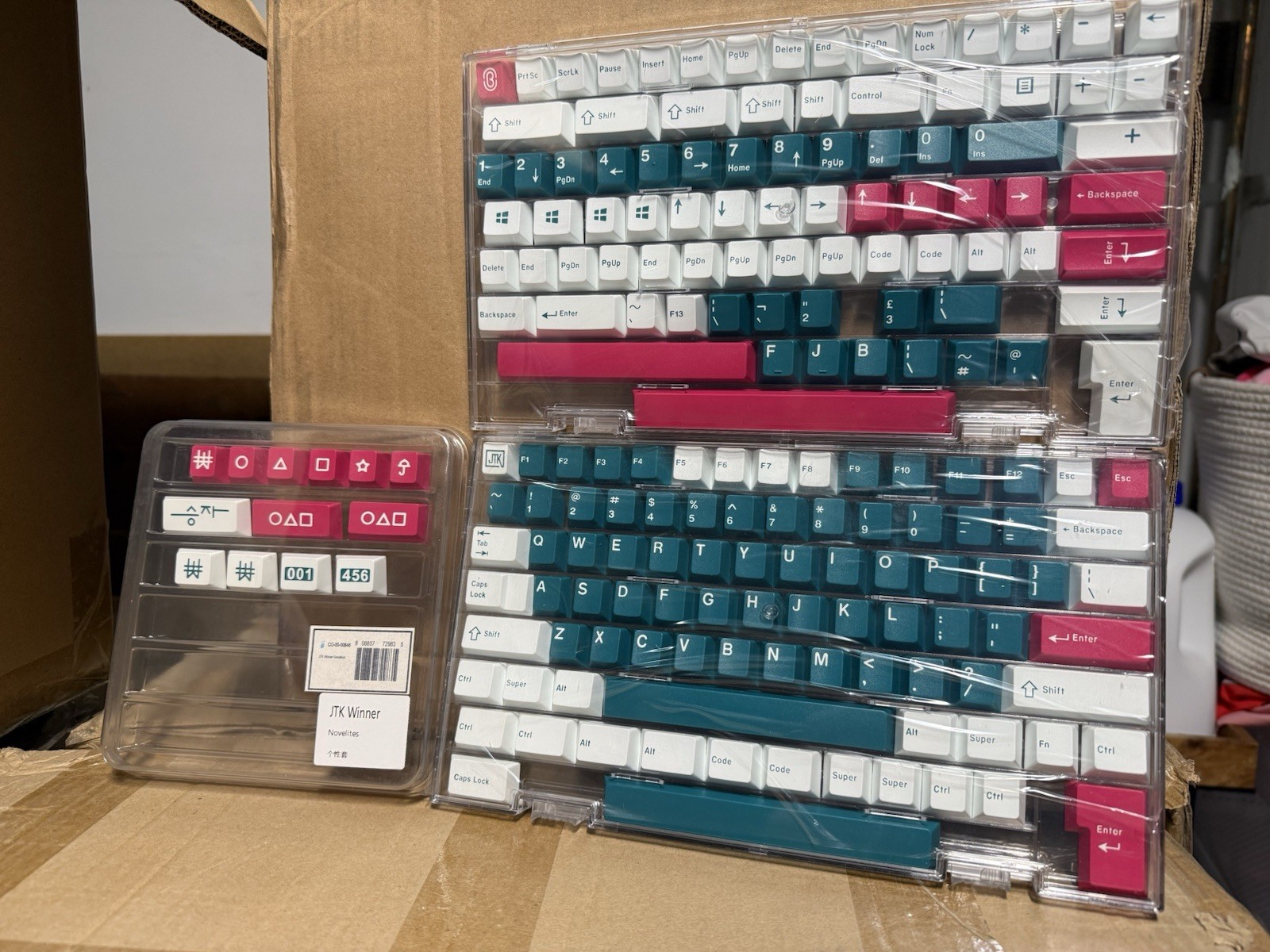 JTK Winner "Base Kit" + Novelties mechanical keyboard keycaps - Squid Game