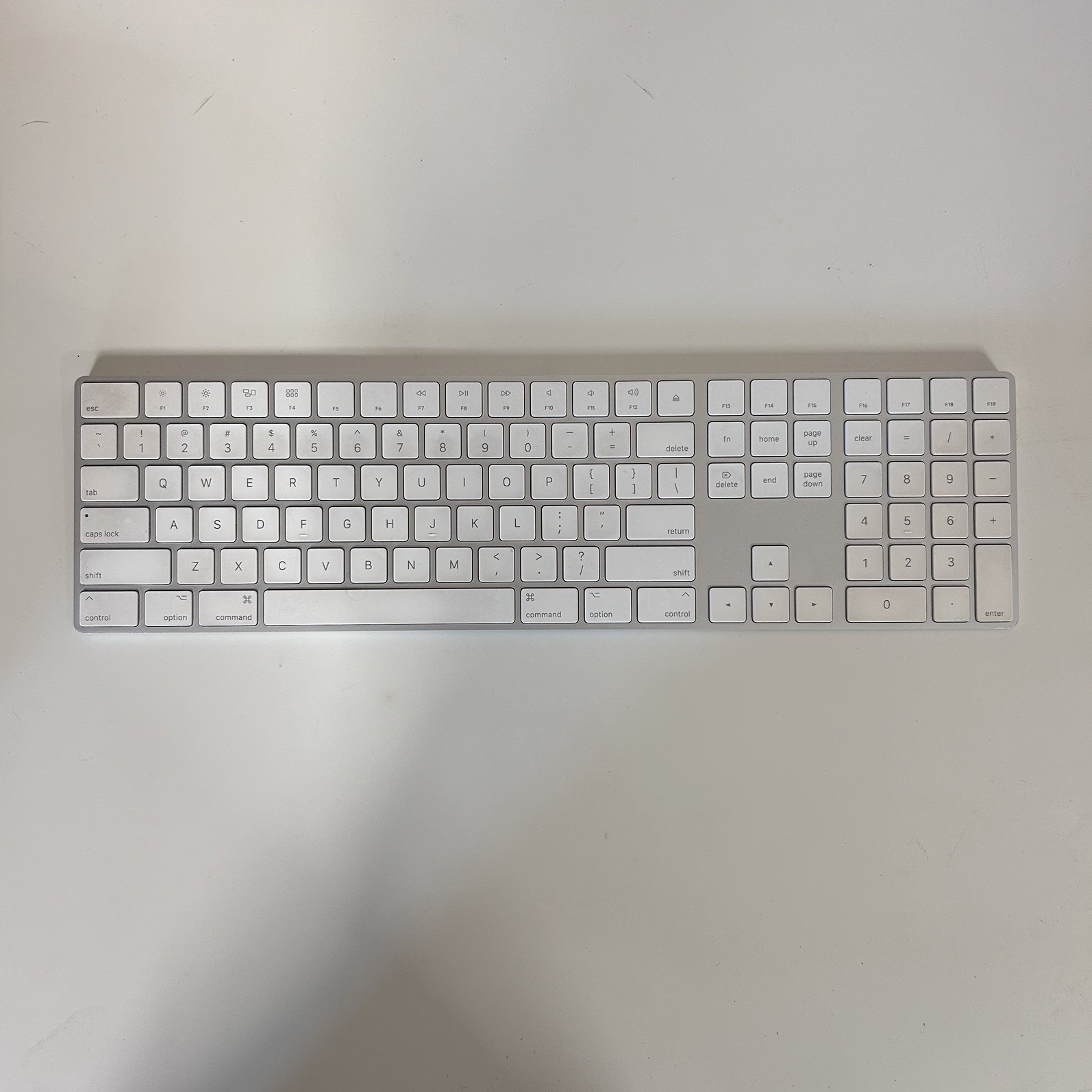 Apple A1843 Wireless Rechargeable Bluetooth Magic Keyboard With Numeric Keypad