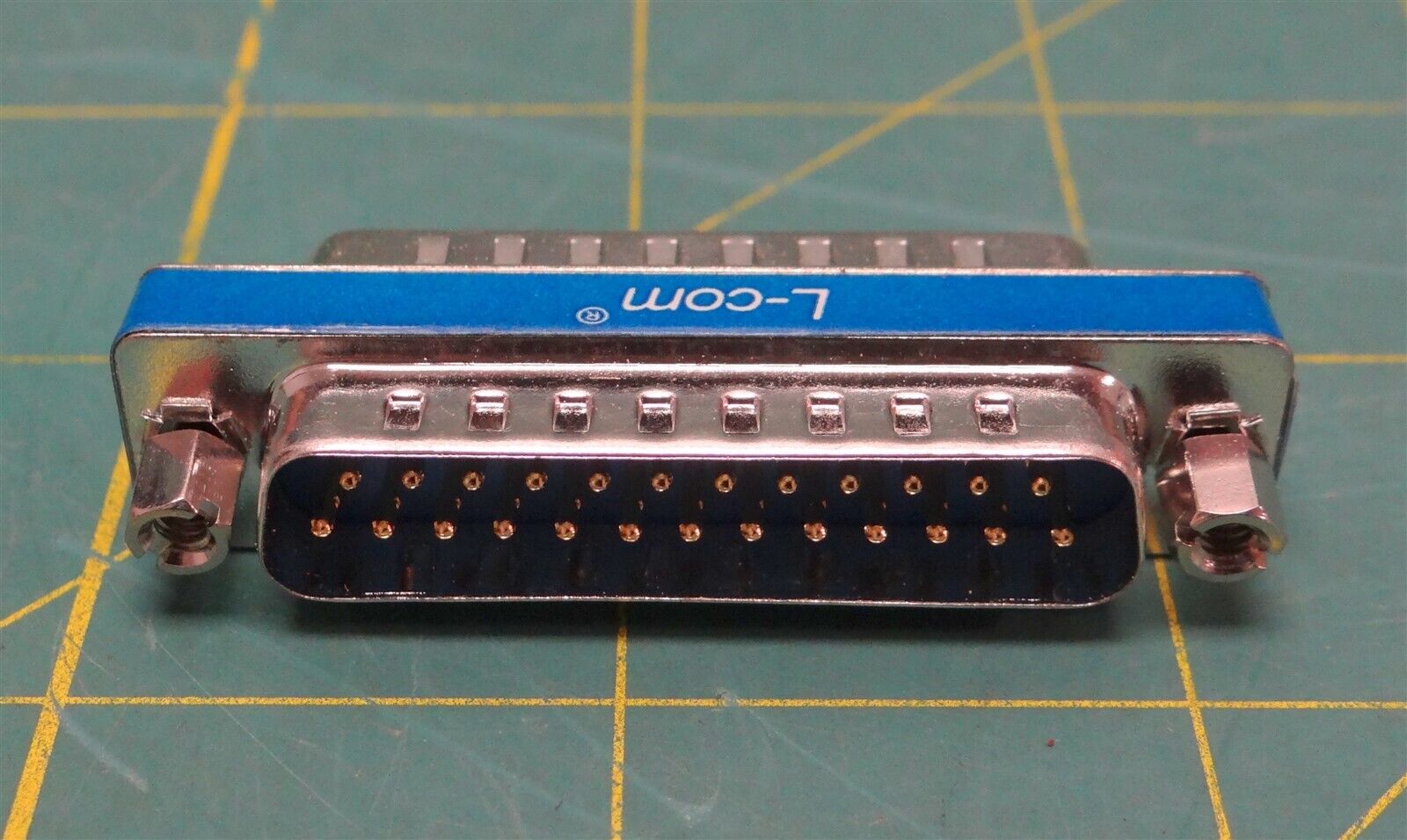 L-Com Socket Saver Adapter Connector Slimline Gender Changer 25 Male/Male DGB25M