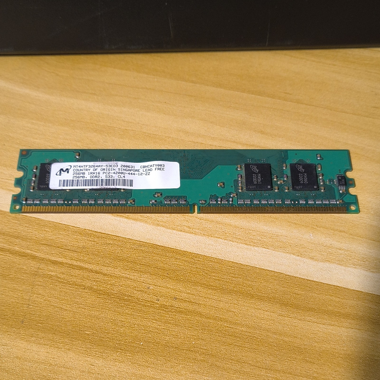Micron 256MB DDR2 SDRAM PC2-4200 DIMM 240-Pin CL4 MT4HTF3264AY-53ED3