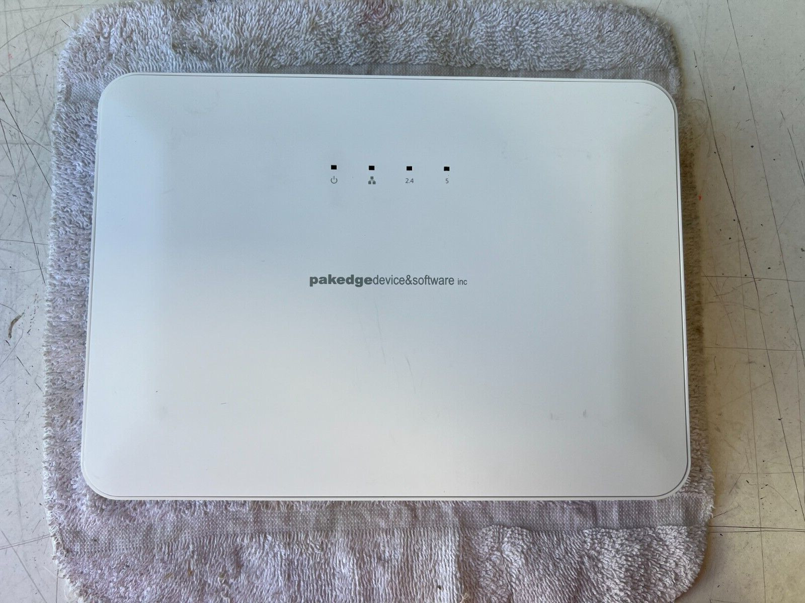 Pakedge Devices WX-1 Wireless Access Point 802.11ac