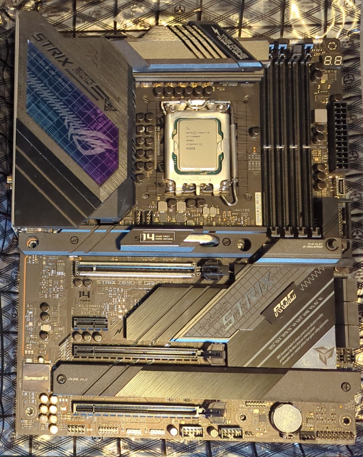 ASUS ROG Strix Z690-E + Intel i9-13900KF Motherboard CPU Combo - READ DESC