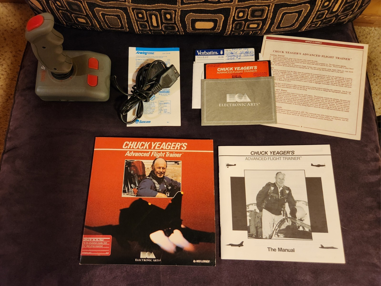 Vintage Apple II Chuck Yeager's Advanced Flight Trainer CIB Complete + Joystick