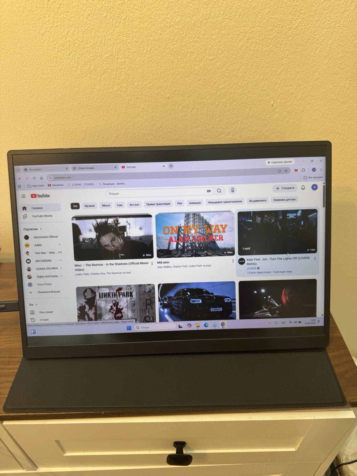 15.6” Portable Monitor USB-C External Display w/ Folding Stand Case Unbranded