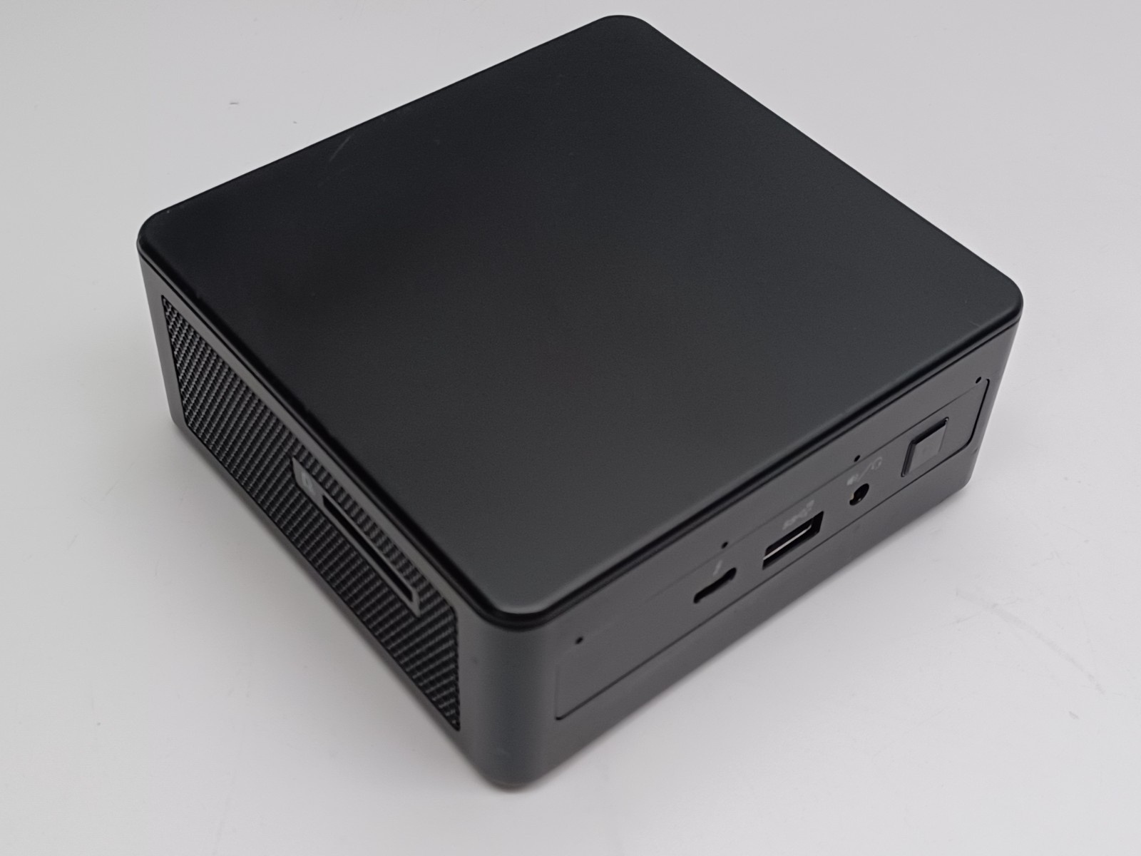 Intel NUC11PAHi5 I5-1135G7 CPU 8gb RAM 128gb SSD Windows 10 Pro