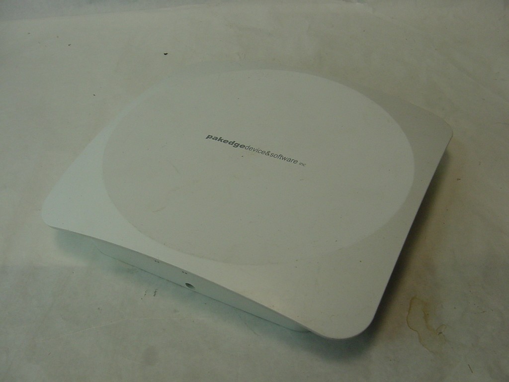 PAKEDGE 802.11c DUAL BAND ACCESS POINT WK-1 - NO POWER CORD INCLUDED