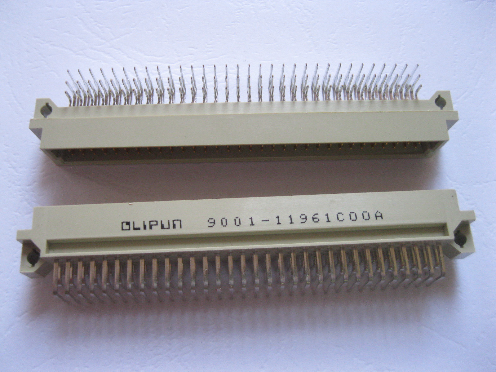 24 pcs 96 pin Male Eurocard DIN Ccnnector Right Angle 3 Rows 32x3 Gold Plated