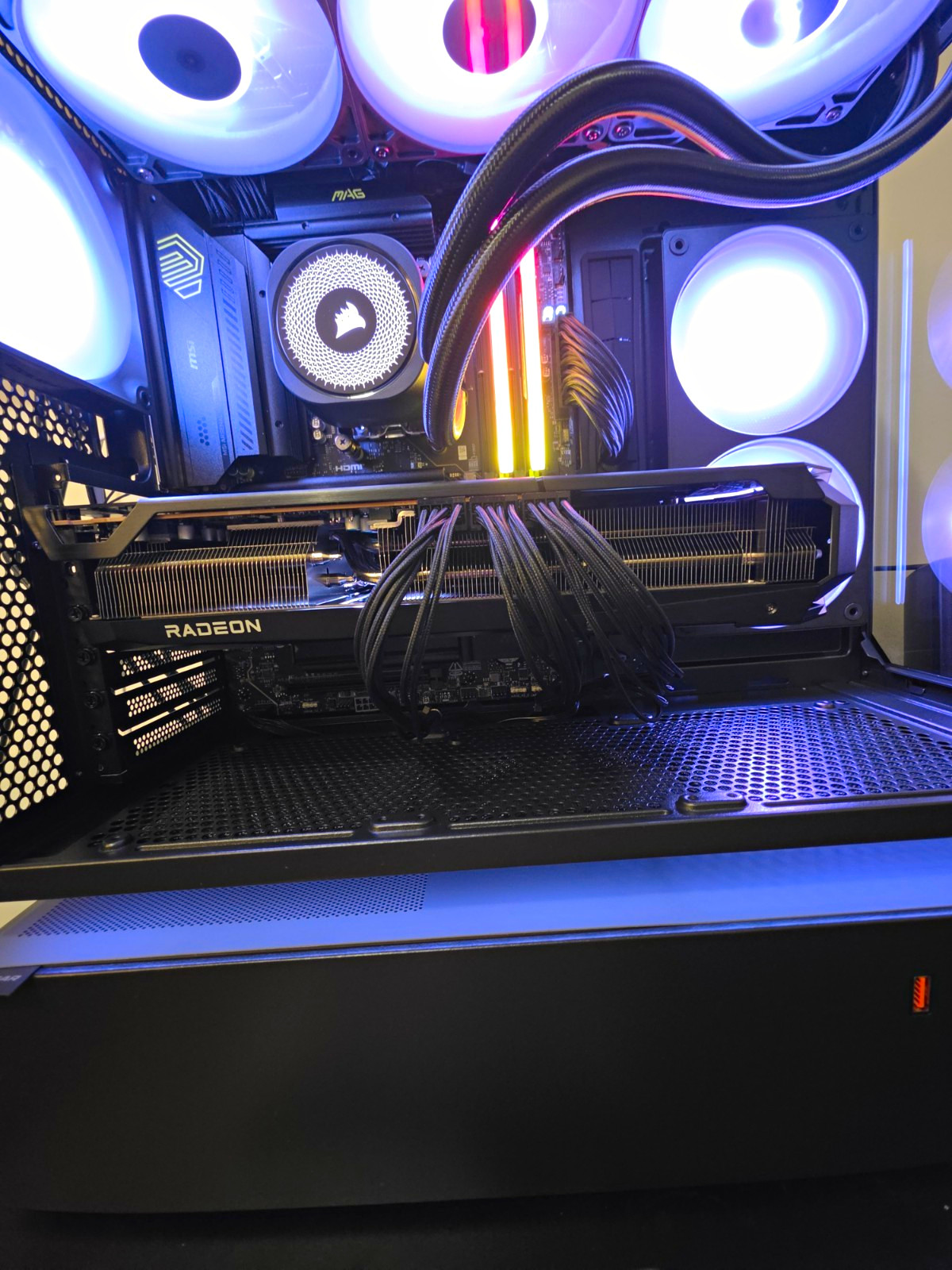 AMD Radeon 9070 XT Powercolor Red Devil