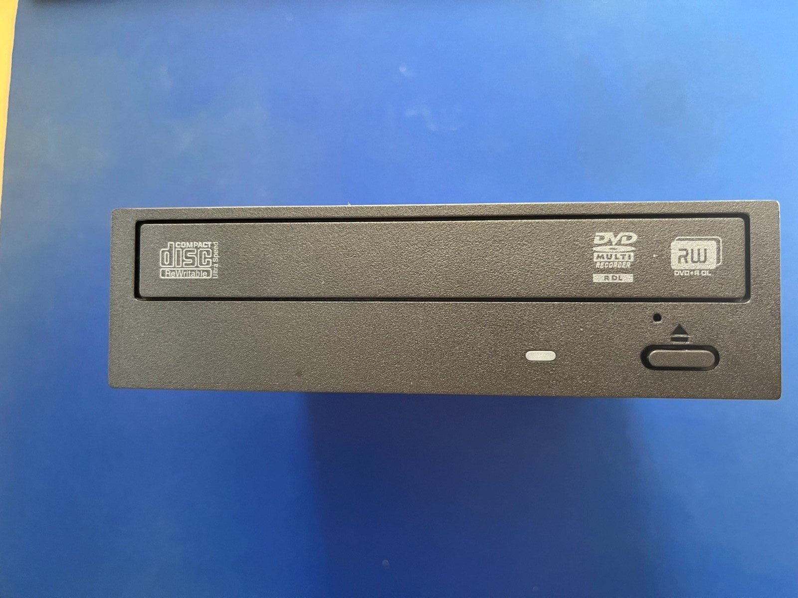 HP SW820 SATA DVD±RW Rewriter 16x Internal 5.25" 575781-801