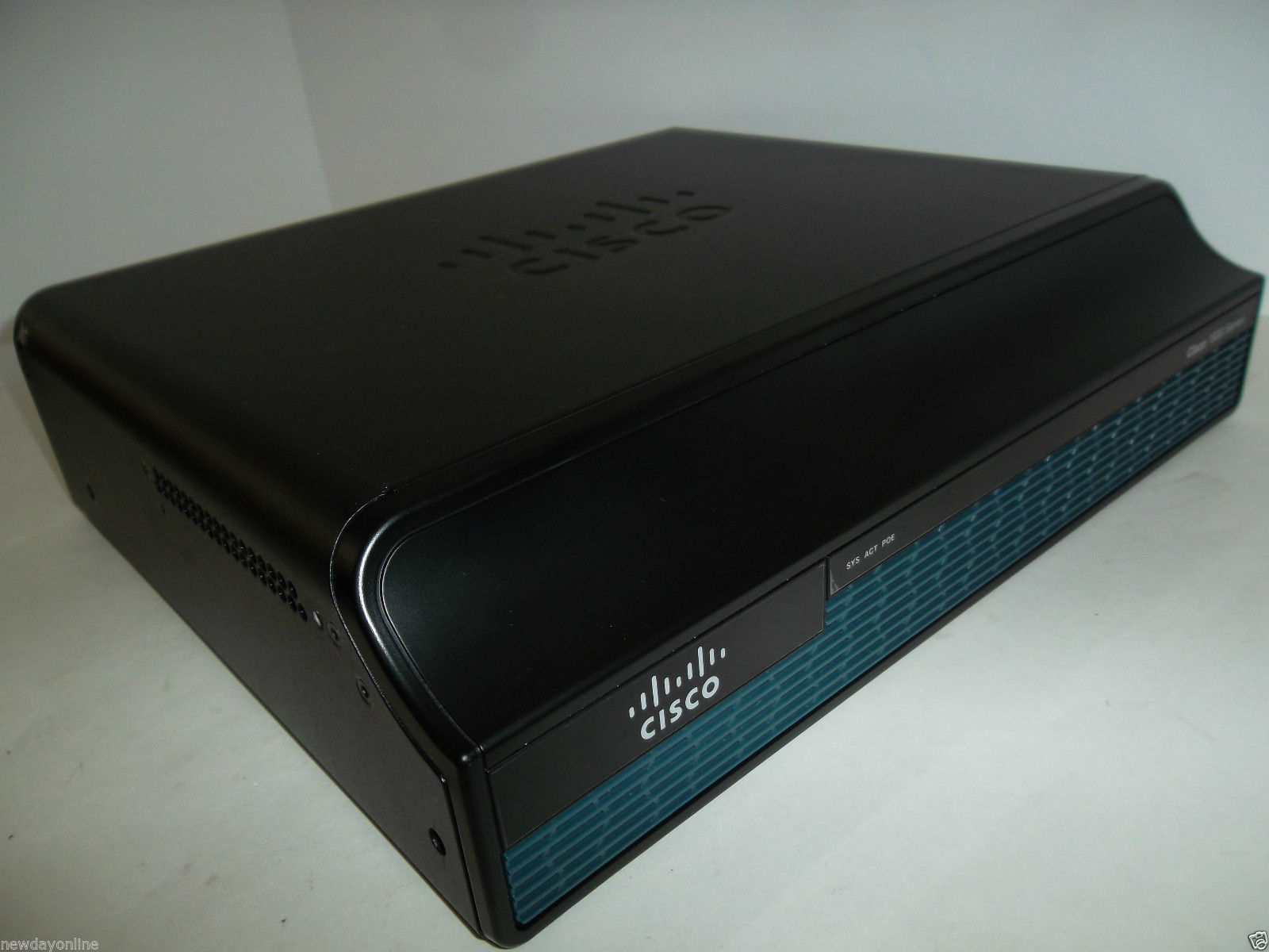 CISCO ISR 1900 Router RMON VPN SNMP FireWall Wired 100/1000 512MB CISCO1941/K9